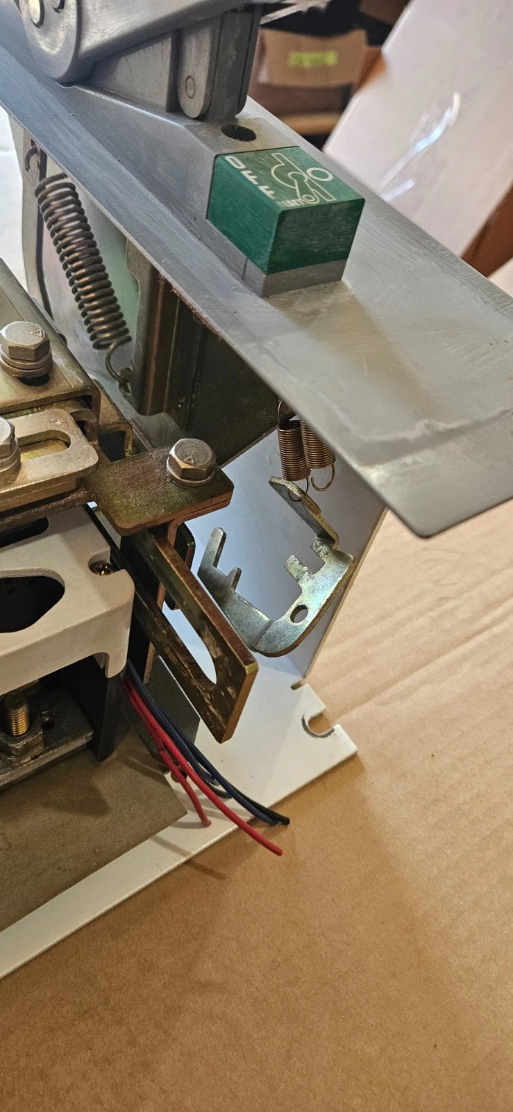 Allen Bradley 2100 Centerline 600A 600V Main Breaker MCC Bucket HLD3600 Used