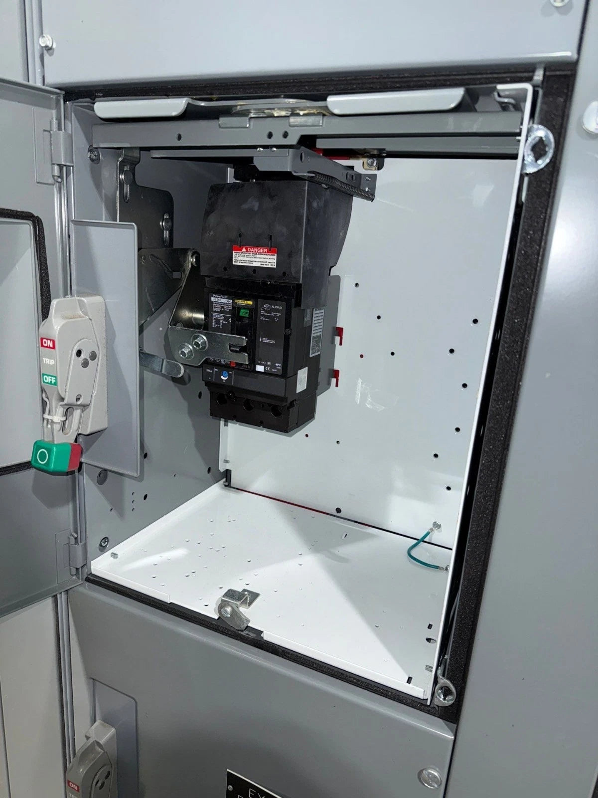 18" Square D Model 6 200 Amp Feeder MCC Bucket JJP36200 Breaker 200A JJP New