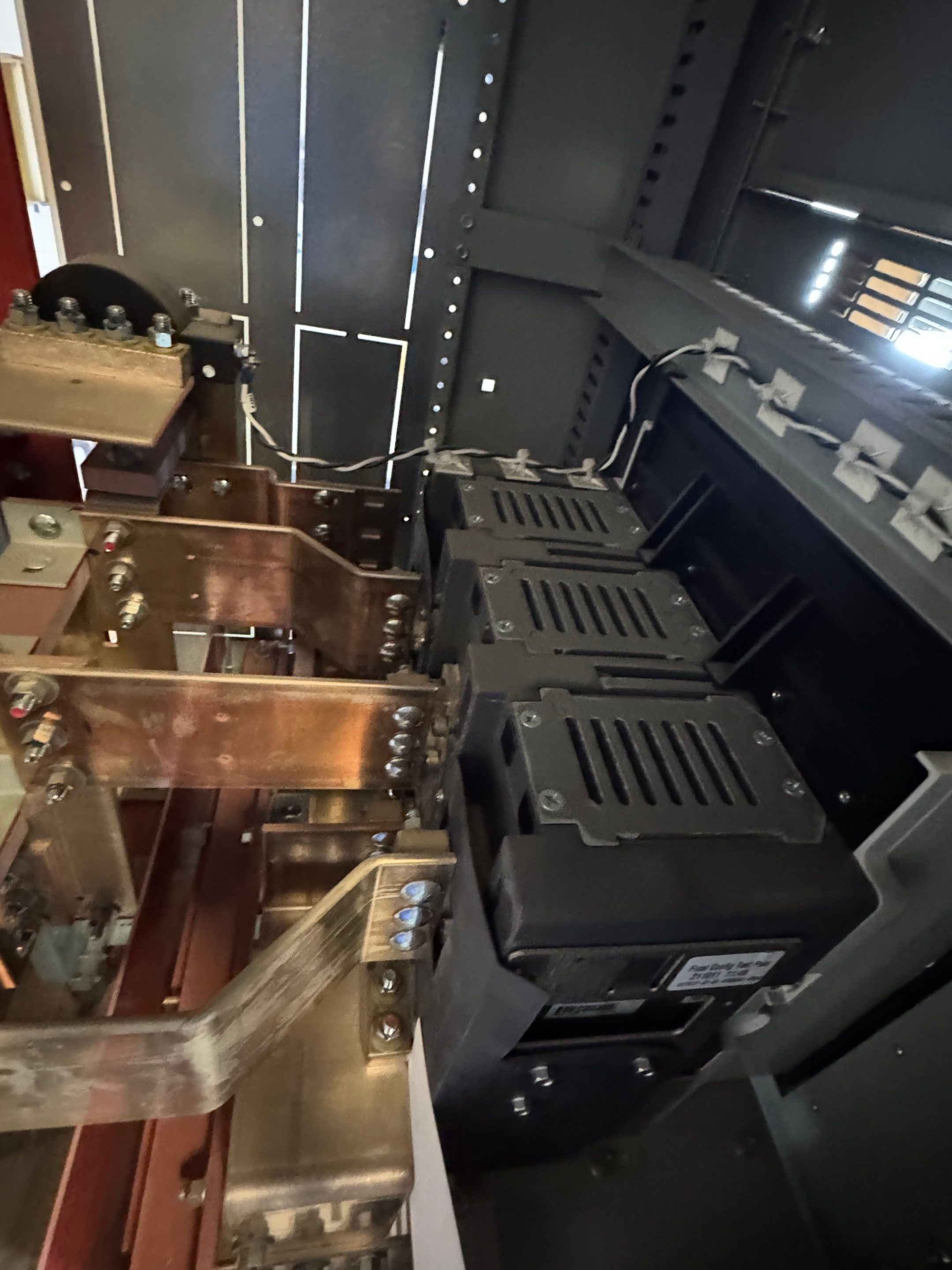 Eaton 3000A PRLX Switchboard 480/277V 3PH 4W 1600A Feeder 2 Distribution New