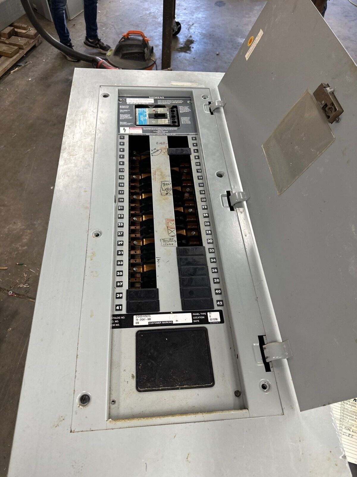 Siemens S1C42E4125CTS S1 Panelboard 250A 208Y/120V 3PH 4W MCB Indoor Encl 42 Cir P387 Used