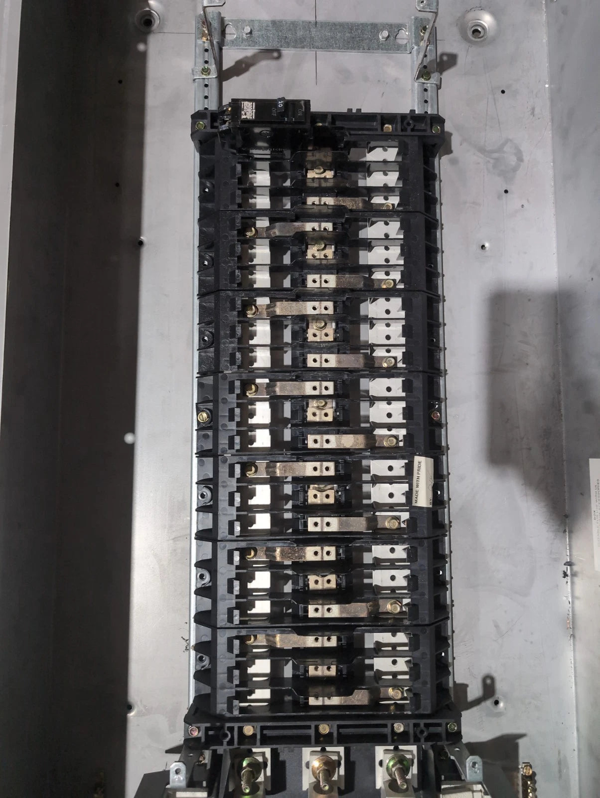 GE AQF3422MB Panelboard 225A 208/120V 3PH 4W MLO Panel 225 Amp 42 Circuit Used