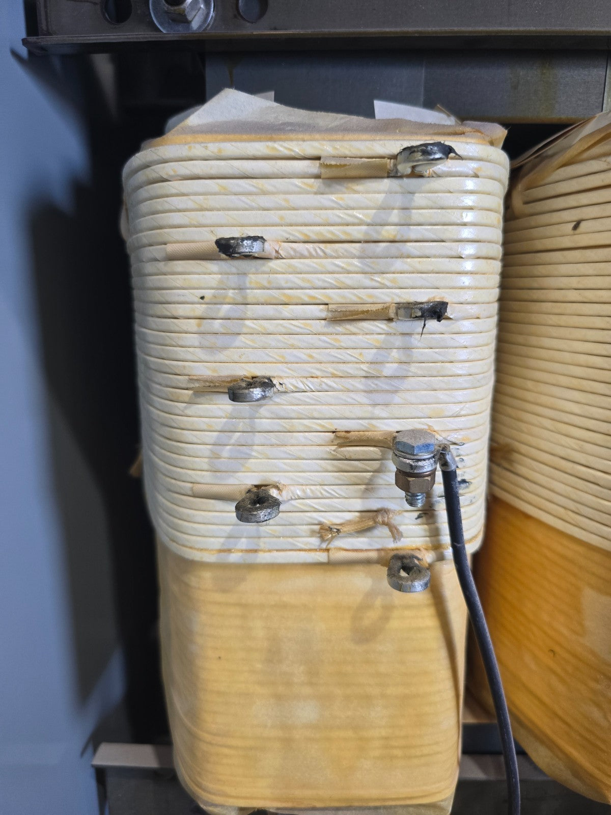 45KVA Eaton V48M28T45EE Transformer Pri 480V Sec 208/120V 3PH Indoor Encl DT-3 Used