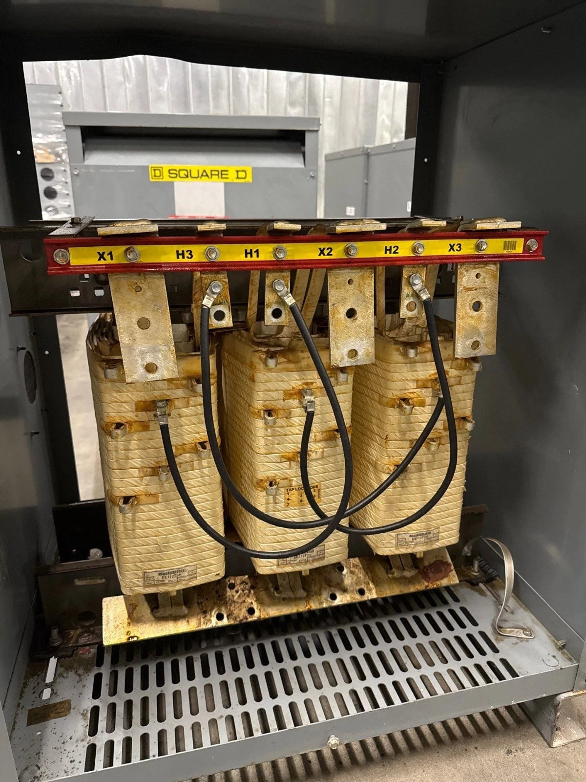 Square D 112.5KVA EE112T3H 3PH Transformer Pri 480V Sec 208Y/120V Indoor T283 Used