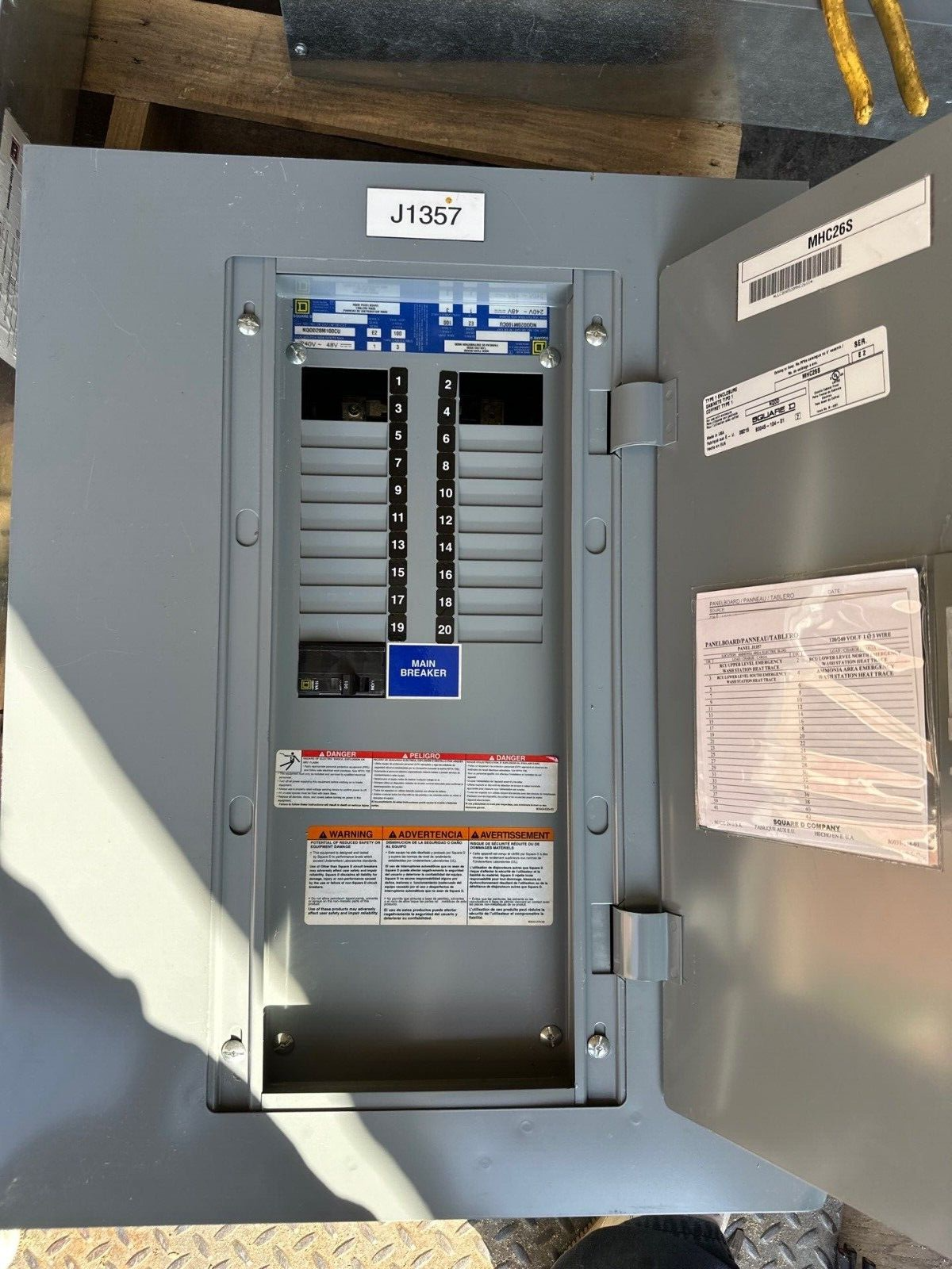 Square D NQOD20M100CU Panelboard 100A 240V 1PH 3W Indoor Encl 20 Circuit MCB P528 Used