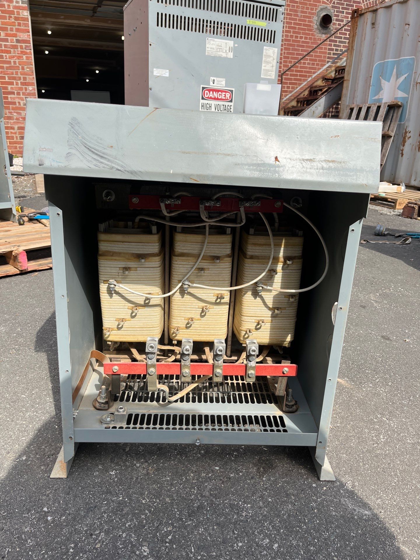 45KVA Hammond NMK045KB Transformer Pri 480V Sec 208/120V 3PH 3R Enclosure Used