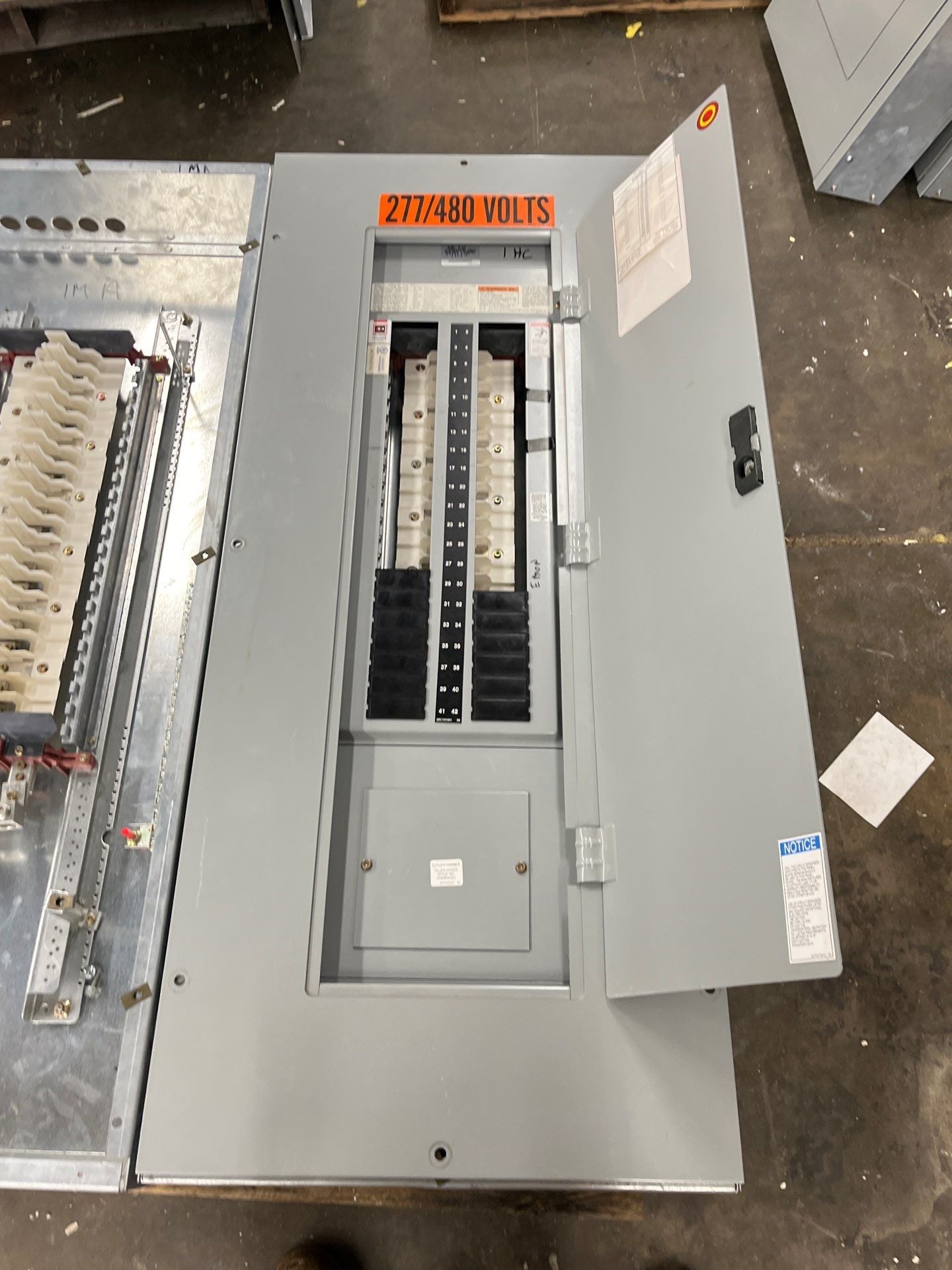 Cutler Hammer PRL2A Panelboard 225/480V 3PH 4W 42 Cir MLO Panel 225 Amp P592 Used