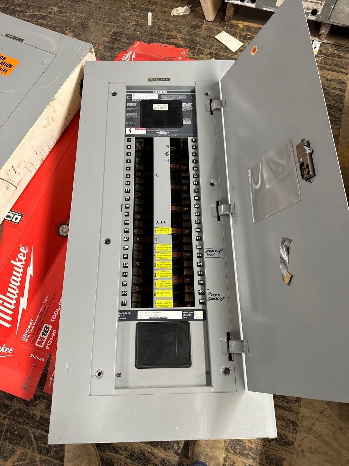 Siemens S1C42ML250ATS S1 Panelboard 250A 208/120V 3PH 4W MLO Indoor Encl 42 Cir P065 Used