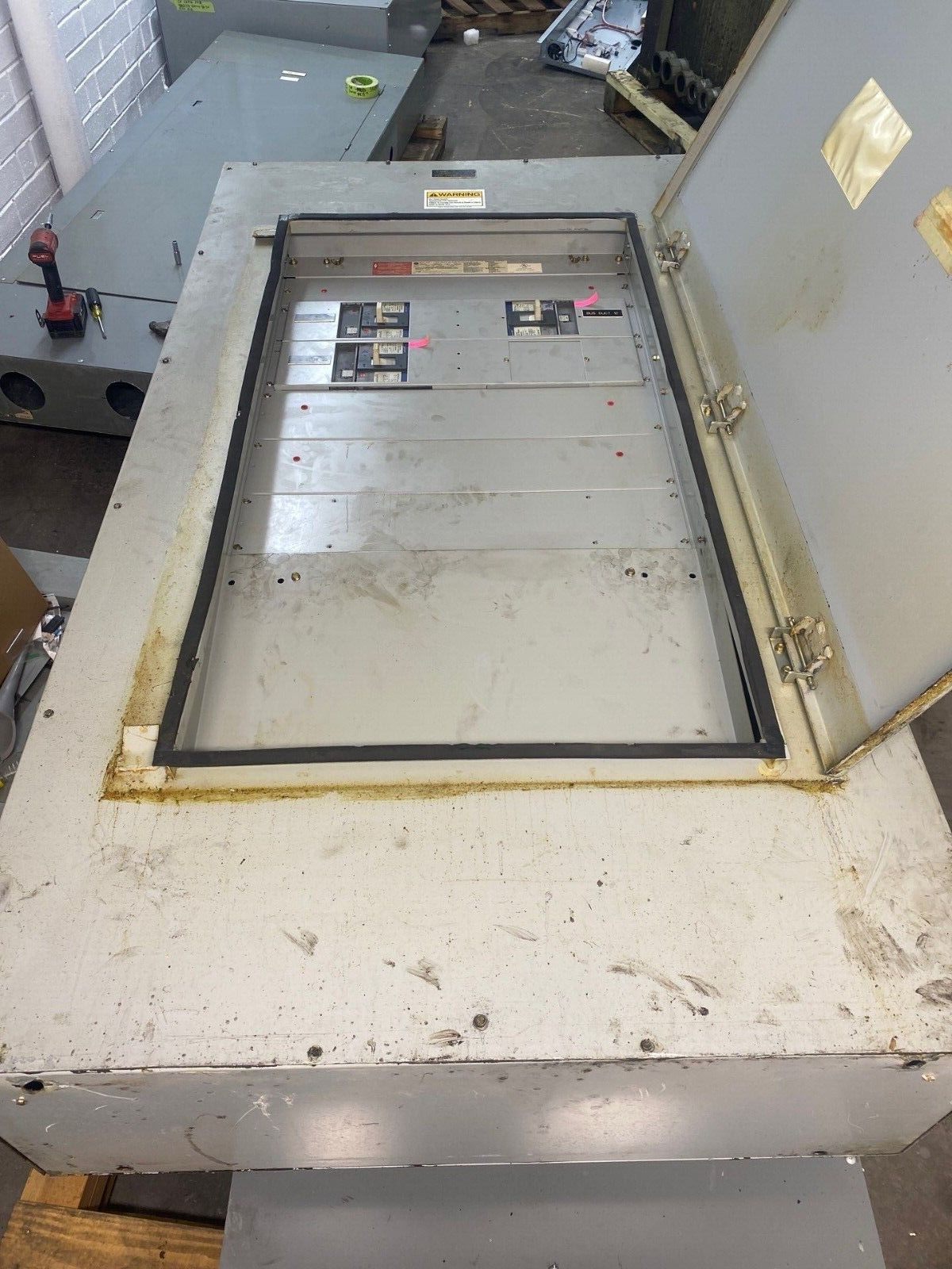 GE APN2312FH2A APN Plug In Panelboard 1200A 240V 3PH 3W Indoor Encl 1200 Amp P494 Used