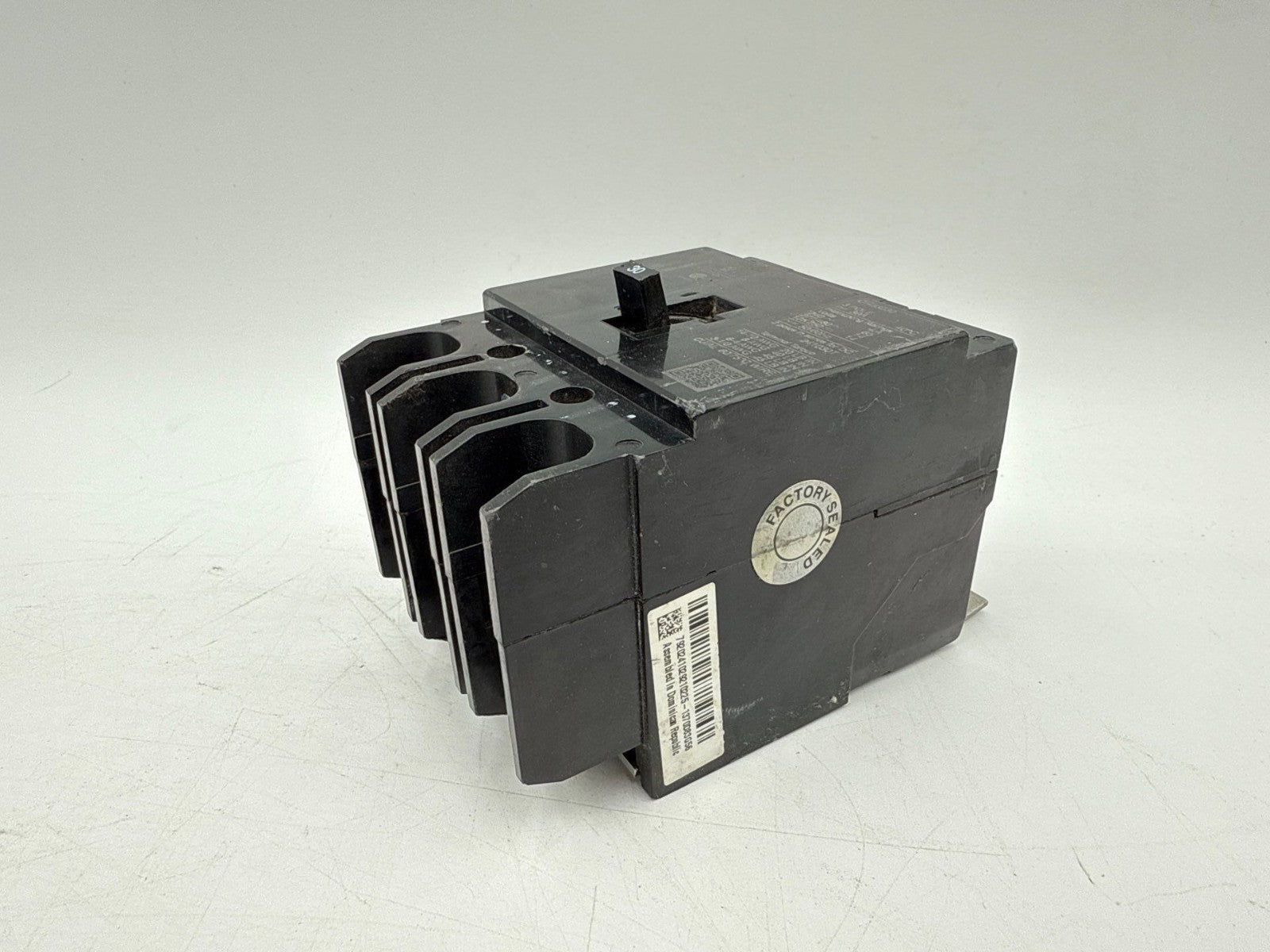 Eaton GHB3030 Circuit Breaker 30A 3P 480/277V 3PH GHB 30 Amp 3 Pole Bolt On