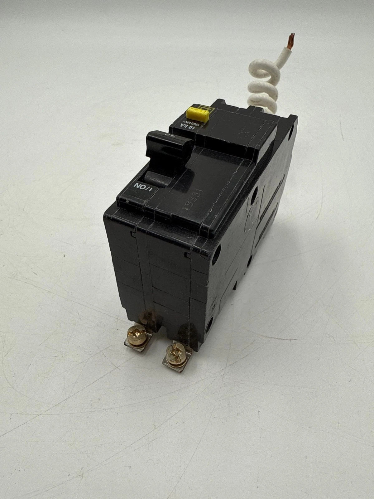 Square D QOB240GFI Circuit Breaker 40A 2P 120/240V 1PH 10kA QOB Bolt On 40 Amp Used