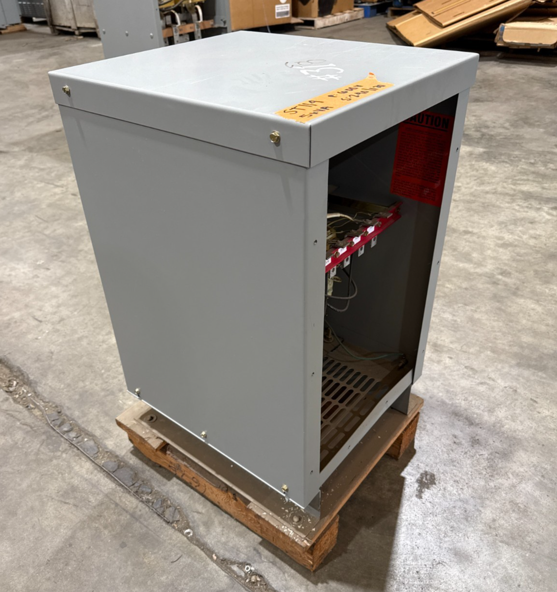 5 KVA Federal Pacific 20296-01 Transformer Pri 600V Sec 240/120V 3PH Indoor Encl New