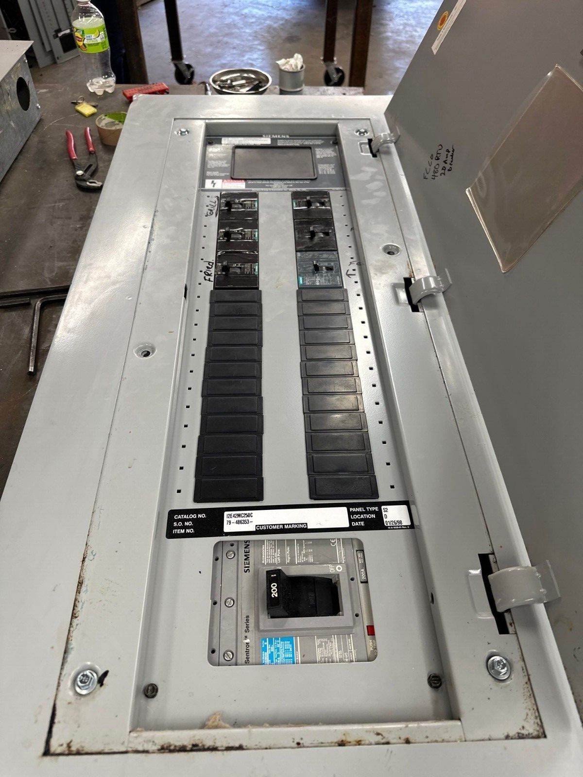 Siemens I2E42MC250C S2 Panelboard 250A 480/277V 3PH 4W Indoor Encl FXD63B200 P393 Used