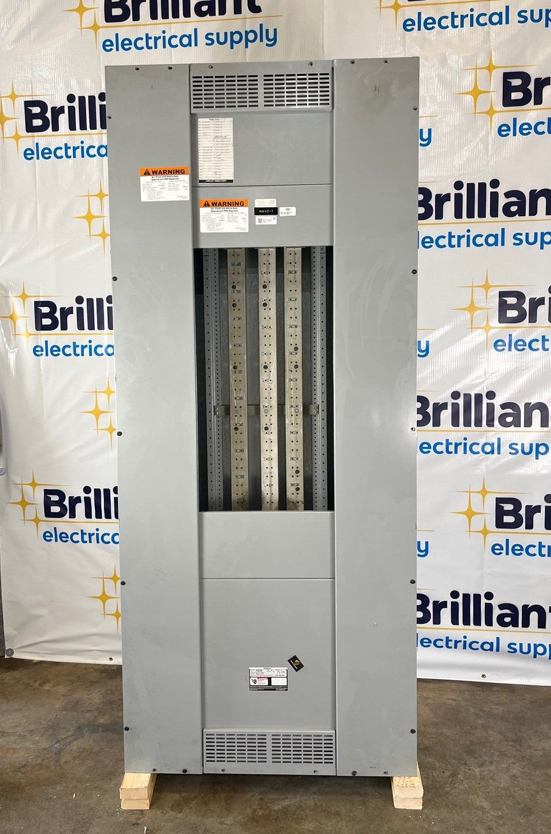 Siemens S5E90ML800ABS S5 Panelboard 800A 480/277V 3PH 4W MLO Indoor Encl B890 Box Used