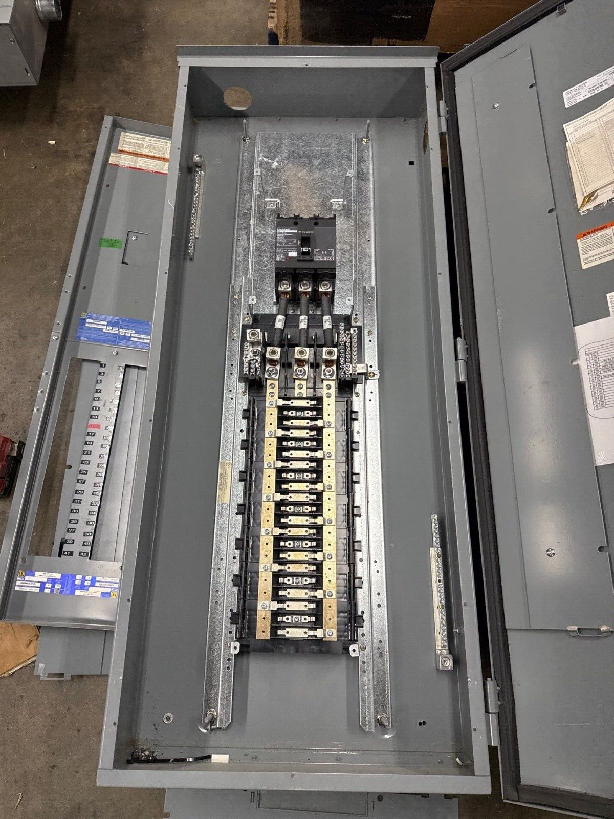 Square D NQOD442L225CU Panelboard 225A 240V 3PH 4W 42 Cir 3R Outdoor Encl MCB P635 Used