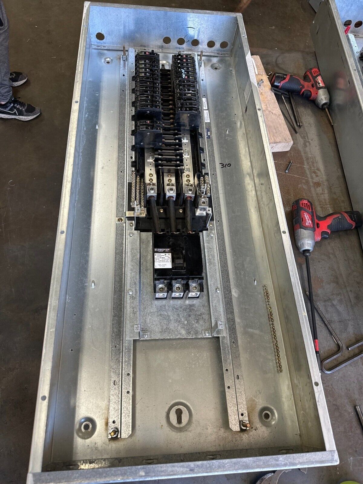 Square D NQOD Panelboard 225A 208Y/120V 3PH 42Cir 4W Indoor Encl MCB Q2L3100 P325 P324 Used