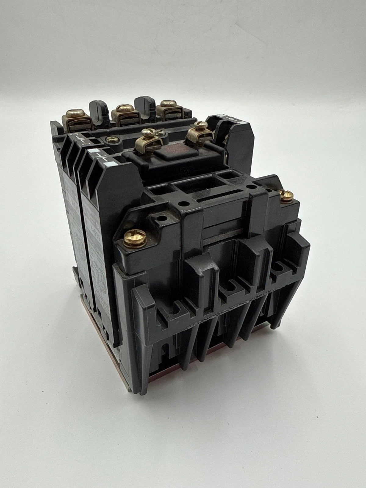 Allen Bradley 500-B0DX21 Contactor NEMA Size 1 27A 3P 600V 10HP Coil 110/120V Used