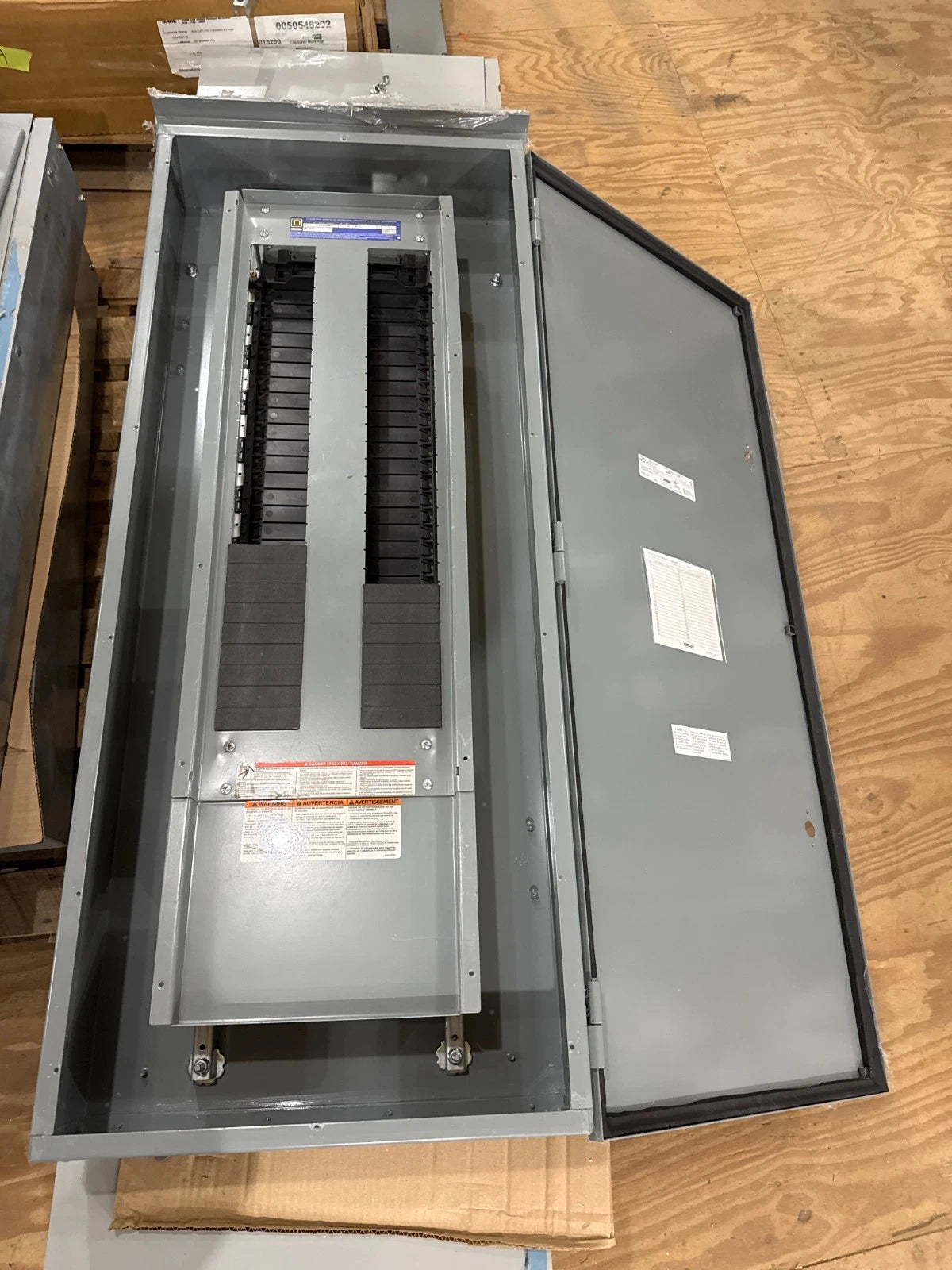 Square D NF Panelboard 250A 480/277V 3PH 4W MLO Panel 250 Amp 54 Cir 3R Encl New