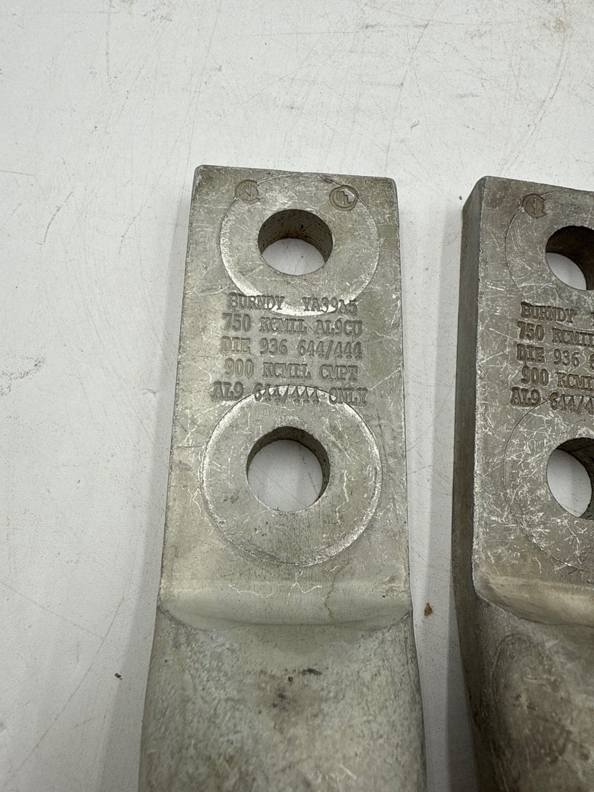 3PC Burndy YA39A5 Aluminum Compression Lug Yellow 2-Hole 1/2'' Stud 750kcmil New