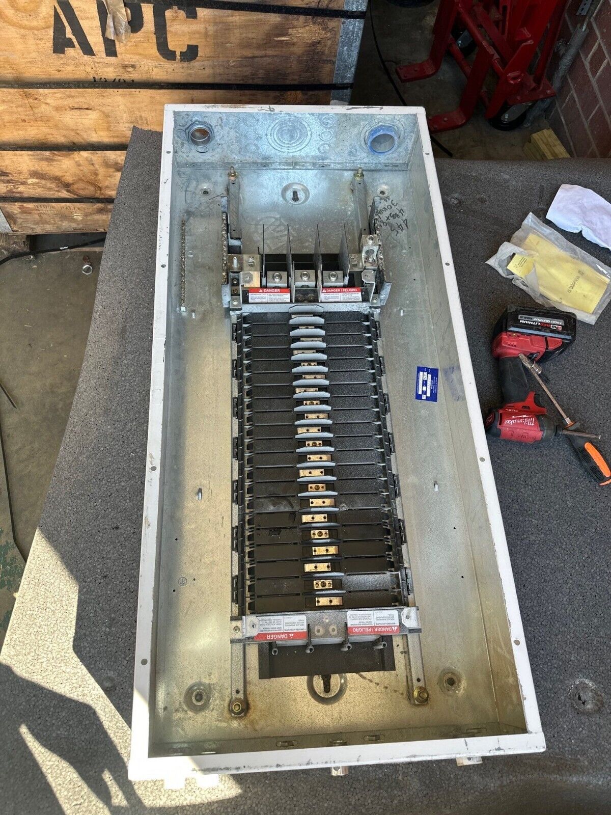 Square D NF Panelboard 250A 600V 3PH 4W MLO 42 Cir Main Lug Indoor 250Amp NEMA 1 P327 Used