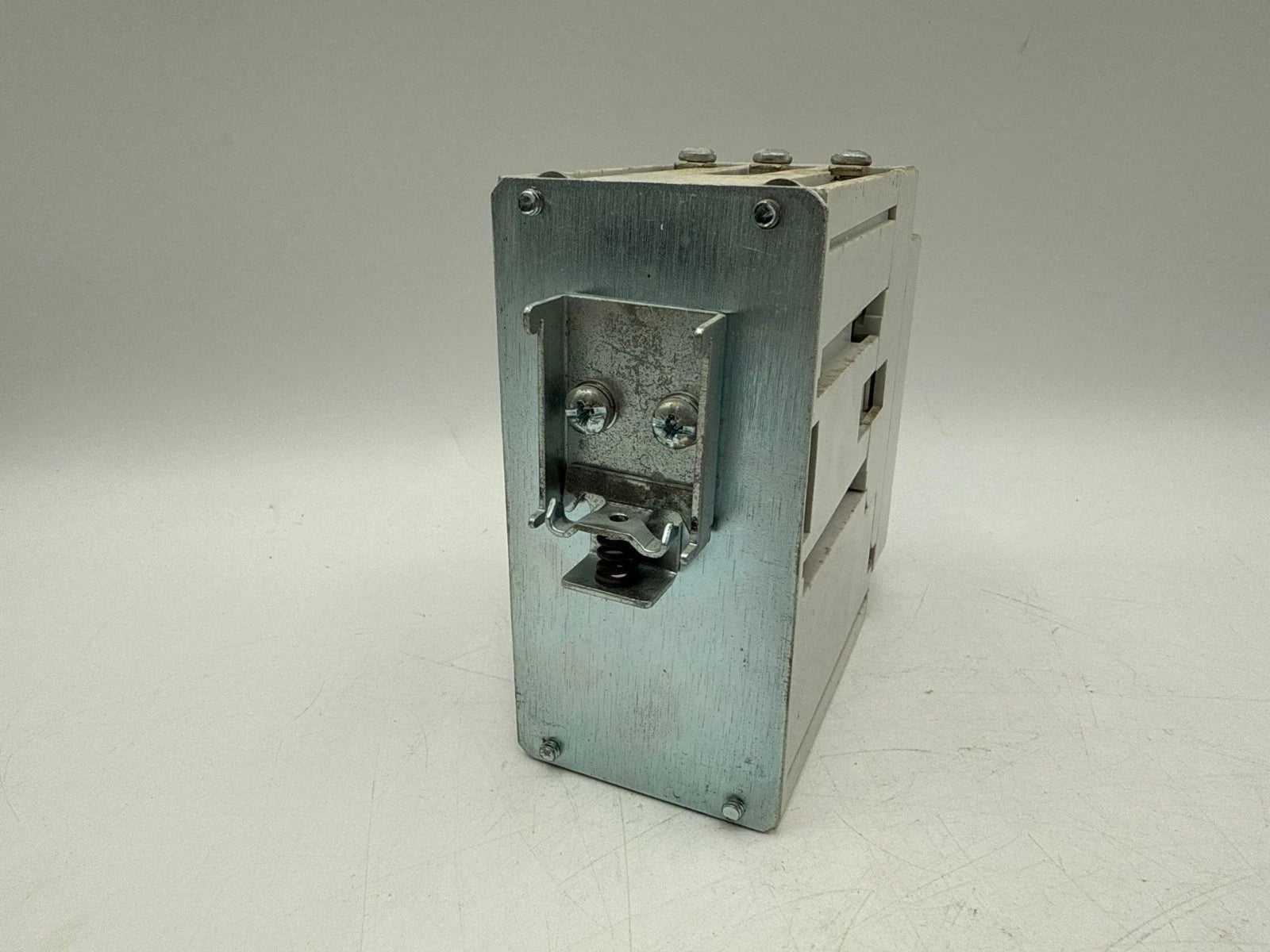 Cutler Hammer W200M2CFC Motor Starter NEMA Size 2 45A 3P 600V 3PH Control 120V Used