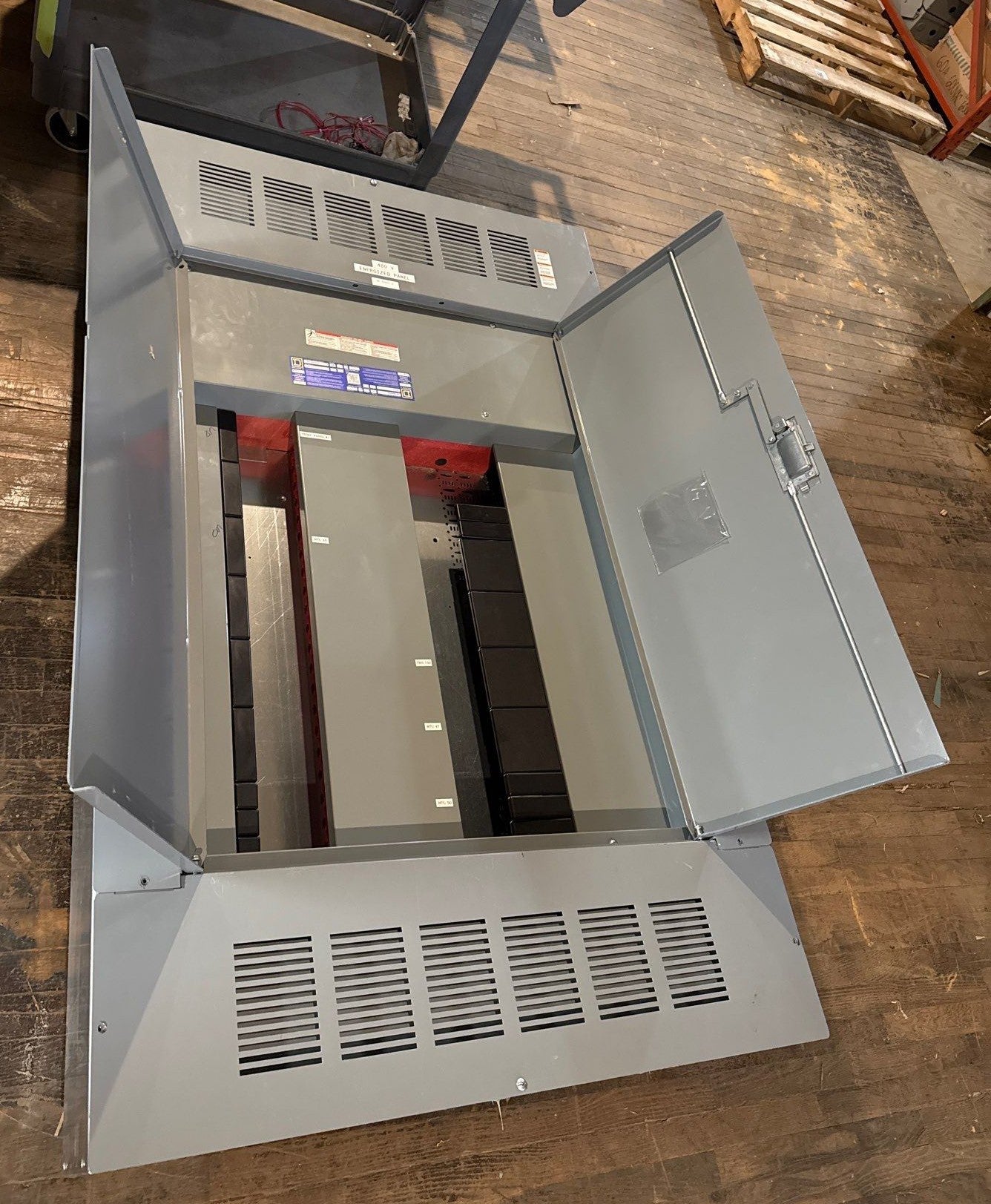 Square D HCP Panelboard 800A 480/277V 3PH 4W 800 Amp Panel MLO 42 Cir HC4268DB Used