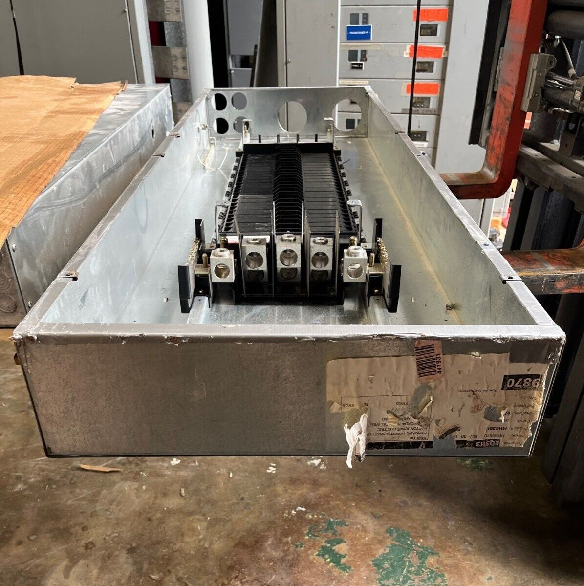 Square D NF Panelboard 600A 480/277V 3PH 4W 54 Circuit Main Lug MLO Indoor Encl P572 Used