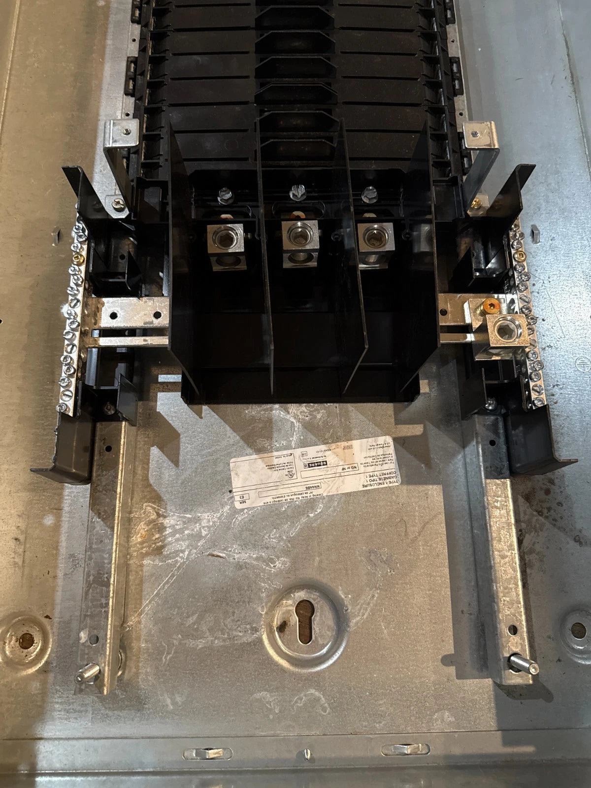 Square D NF442L2C Panelboard 250A 600/347V 3PH 4W MLO Panel 250 Amp 42 Cir New