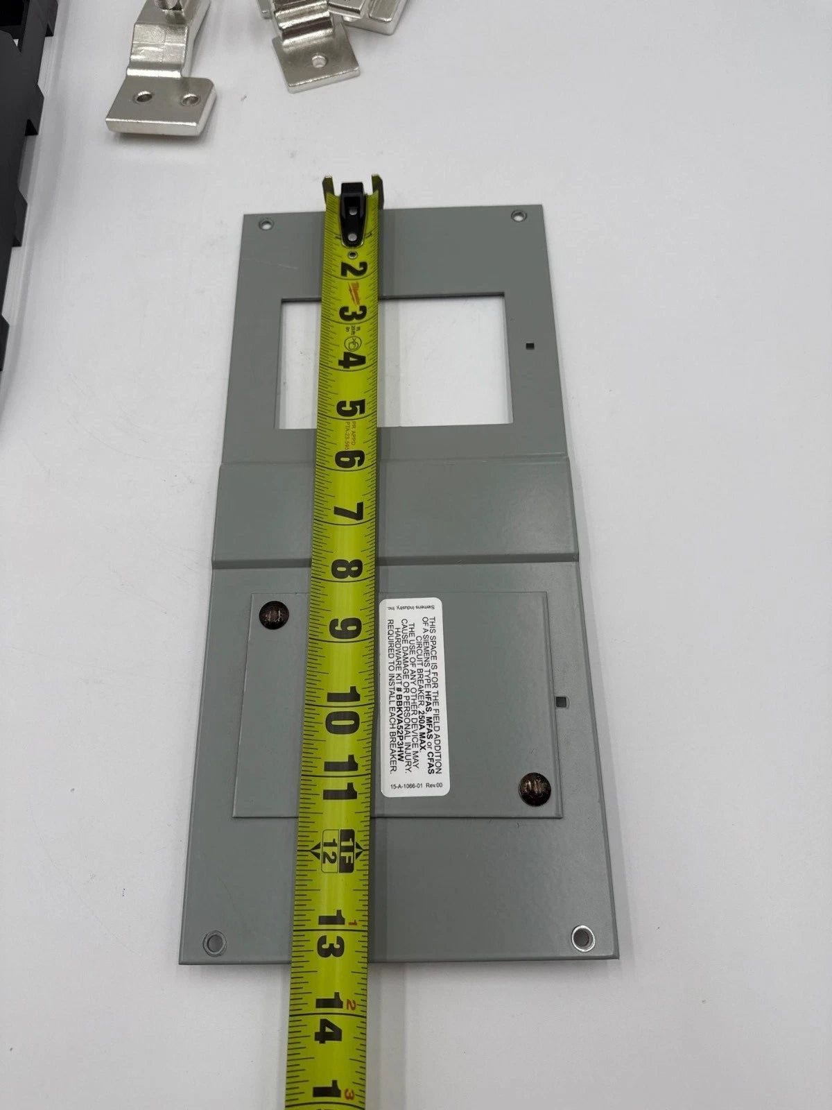 Siemens BBKVA52P3T Twin Strap Kit For P3 Panel 3VA52 Breakers 2 Pole or 3 Pole Used