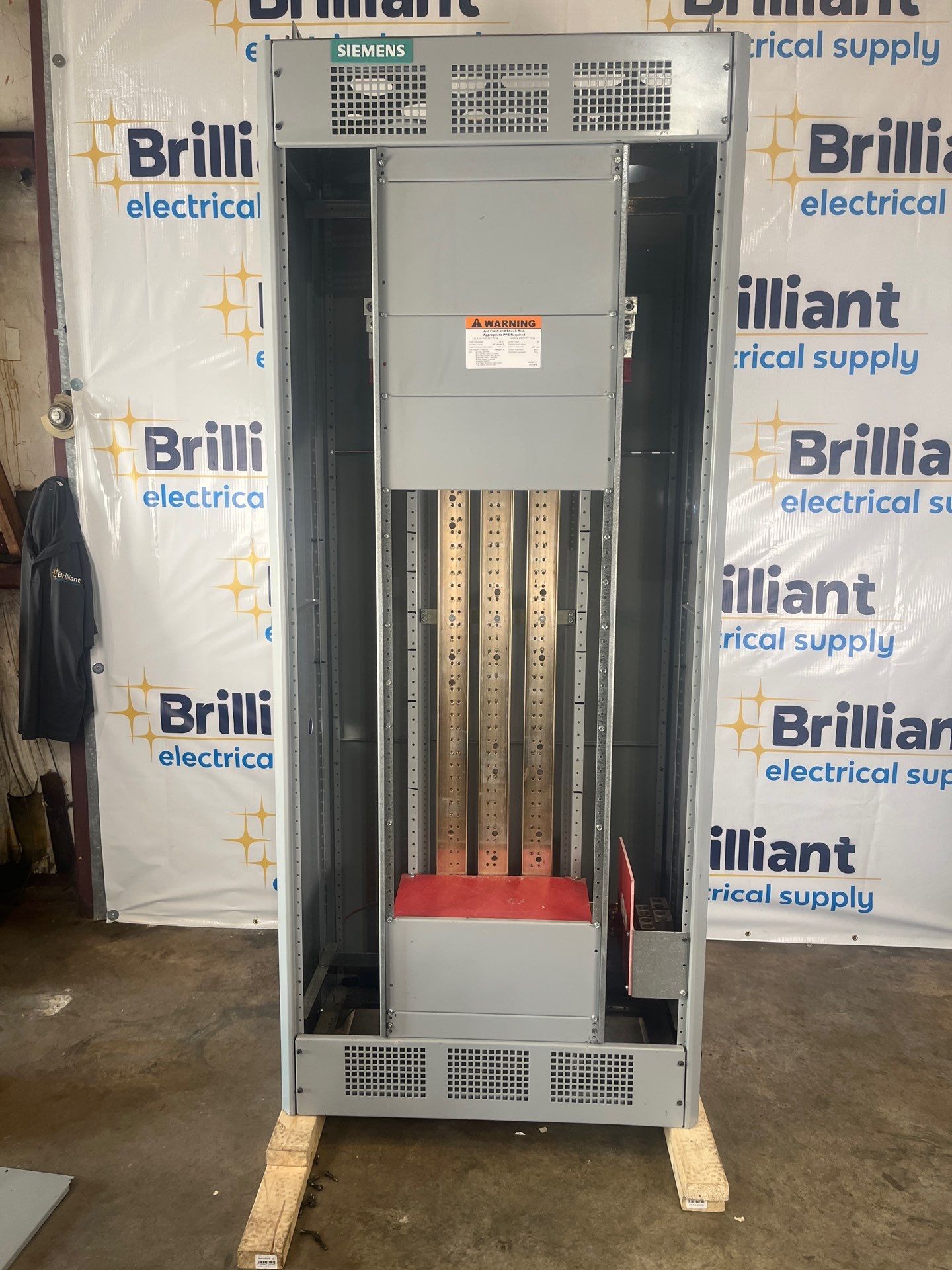 Siemens SB Switchboard 2000A 480/277V 3PH 4W MLO Indoor Encl 2000 Amp Used