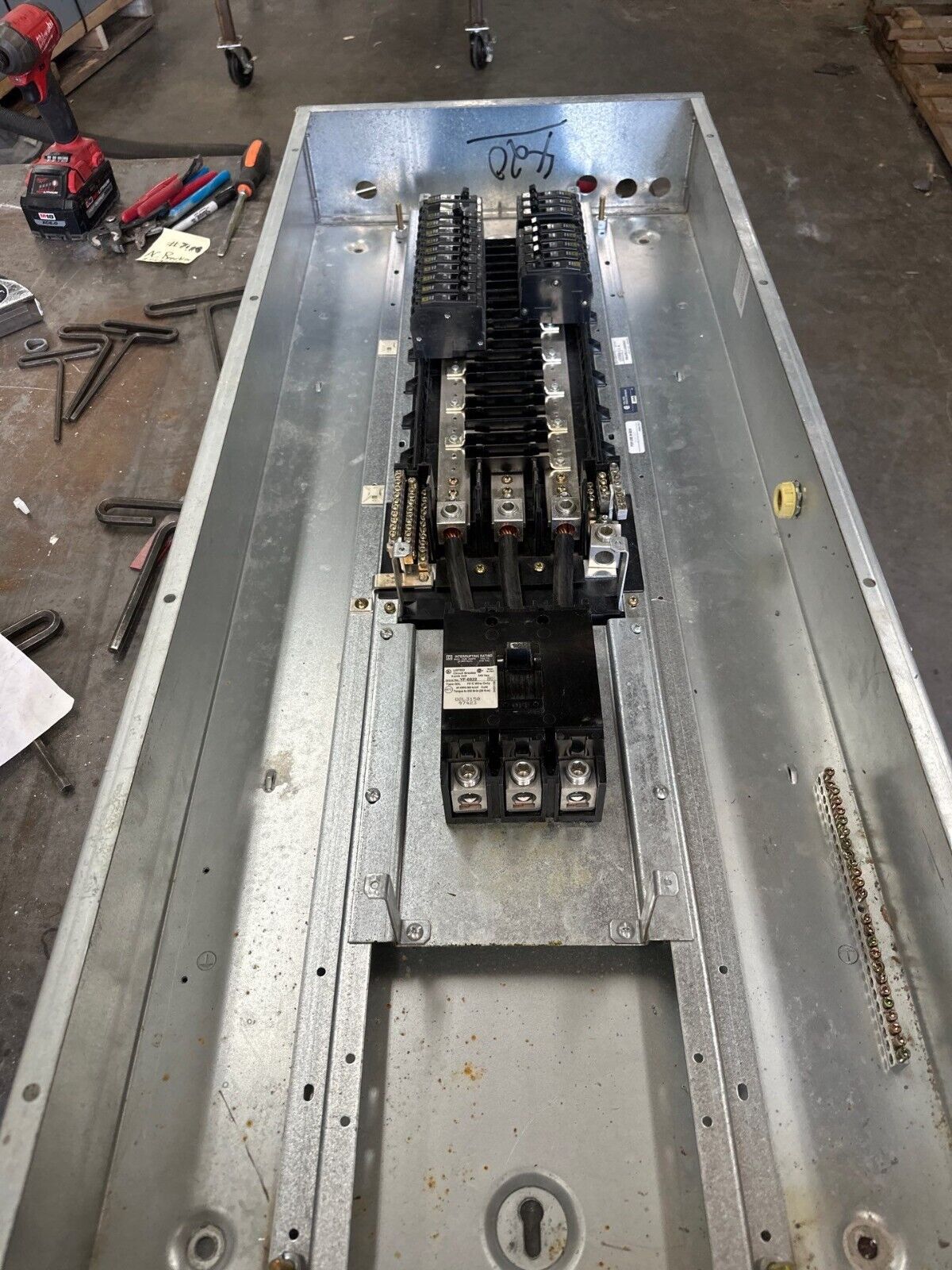 Square D NQOD442M225 Panelboard 225A 208/120V 3PH MCB Indoor Encl 42 Cir Q2L3150 P383 Used