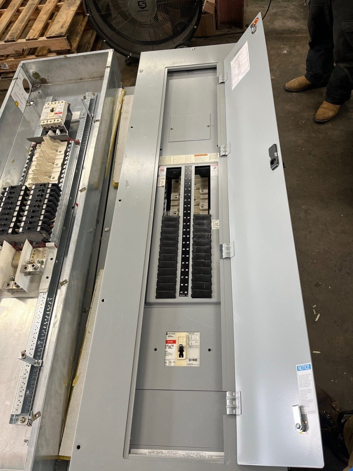 Cutler Hammer PRL2A Panelboard 400A 277/480V 3PH 4W 42Cir Indoor Encl FD3225 MLO P578 Used