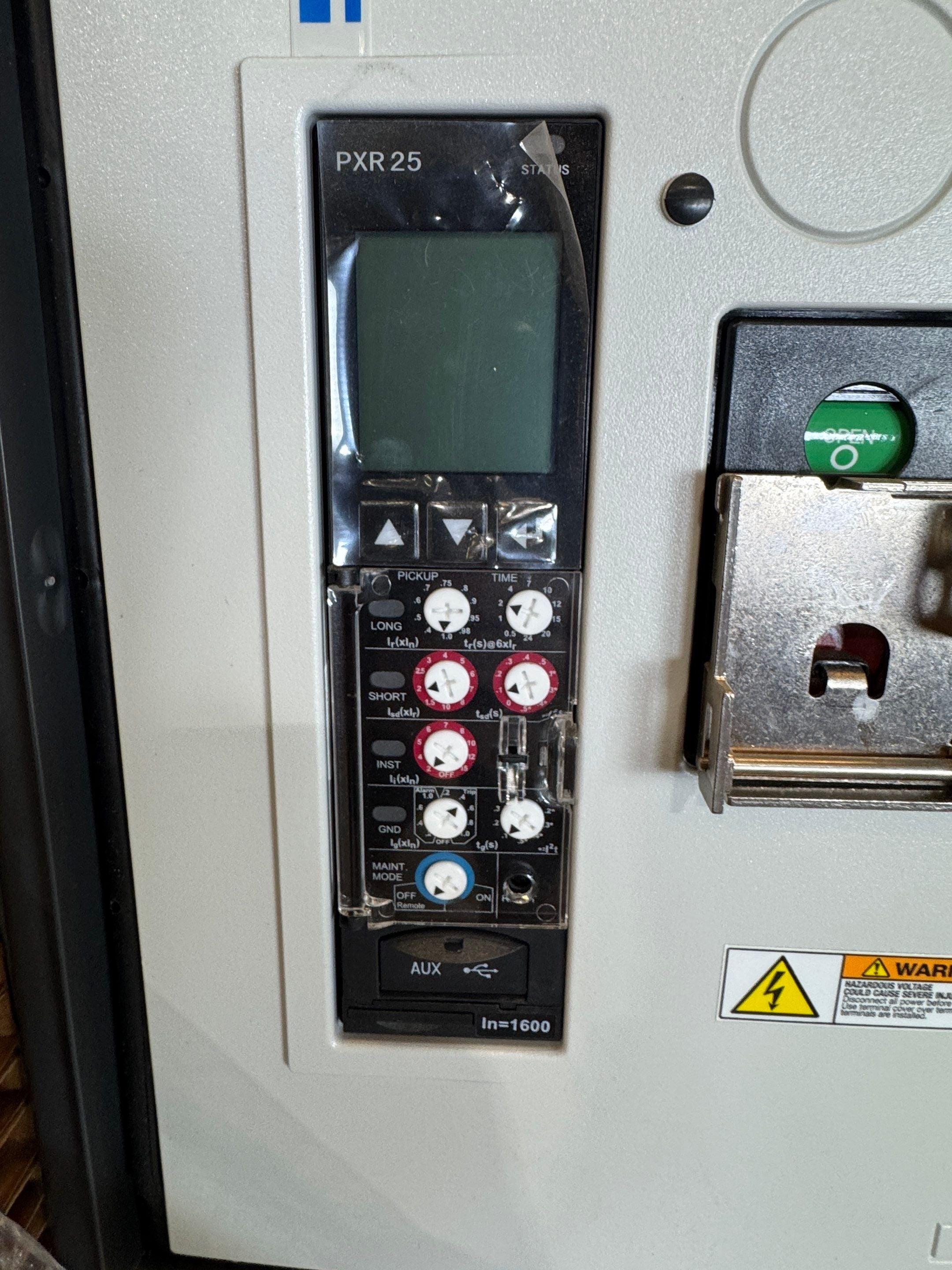 Eaton RYR6163B Circuit Breaker 1600A 3P 600V LSIG Maintenance Mode Trip PXR25 New