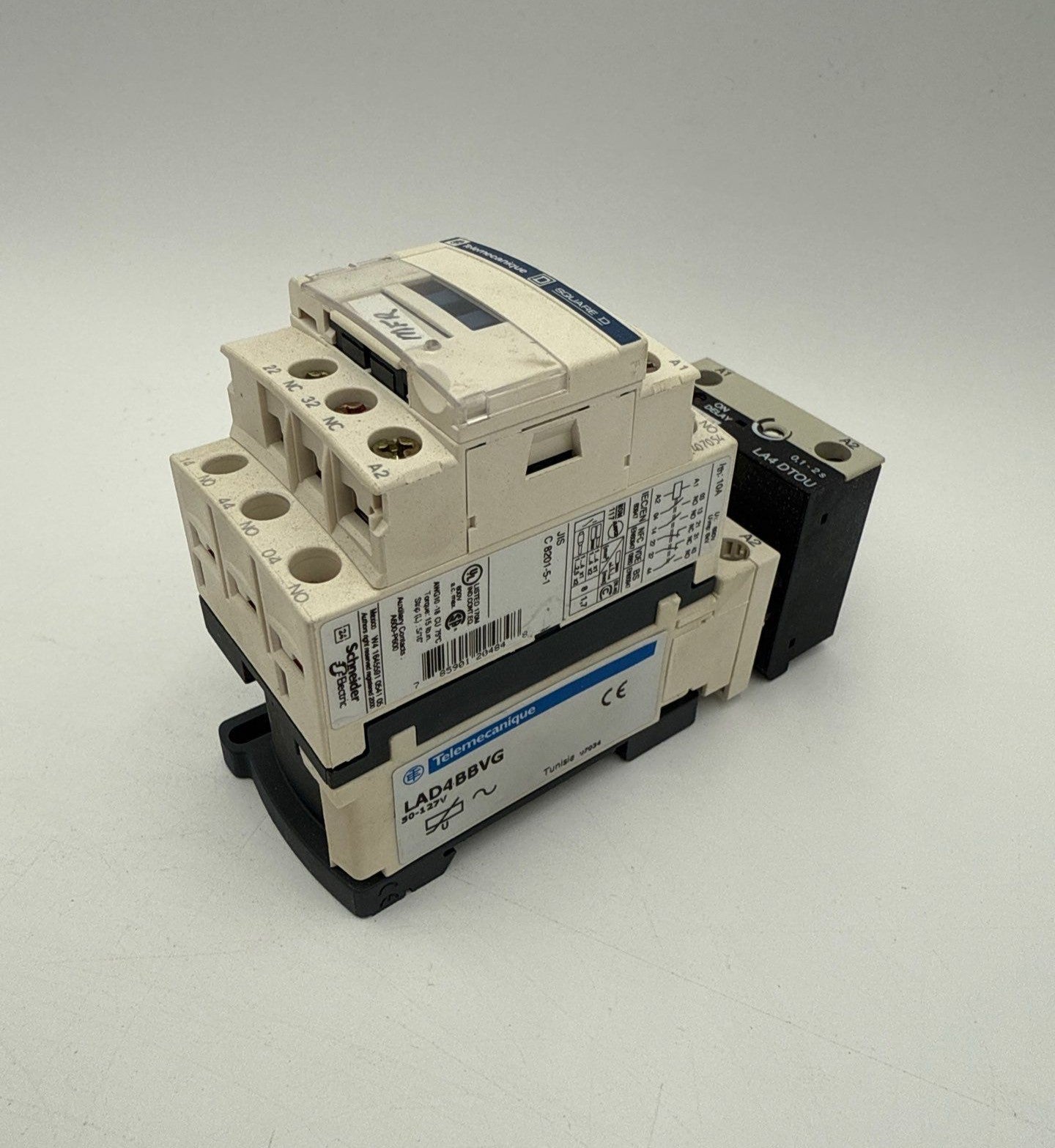 Telemecanique CAD32G7 Contactor 10A 600V 3P Coil 120V Mounting Adapter LAD4BBVG Used