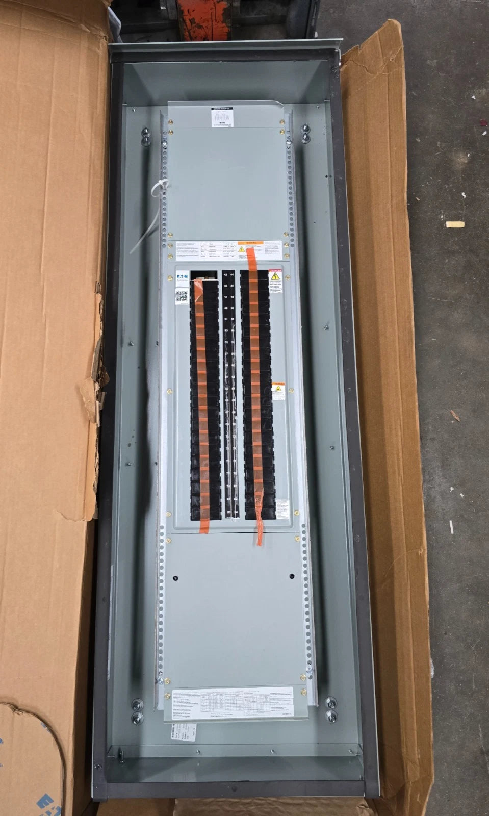 Eaton PRL2X Panelboard 400A 480/277V 3PH 4W MLO Panel 400 Amp 42 Cir 3R Encl New New