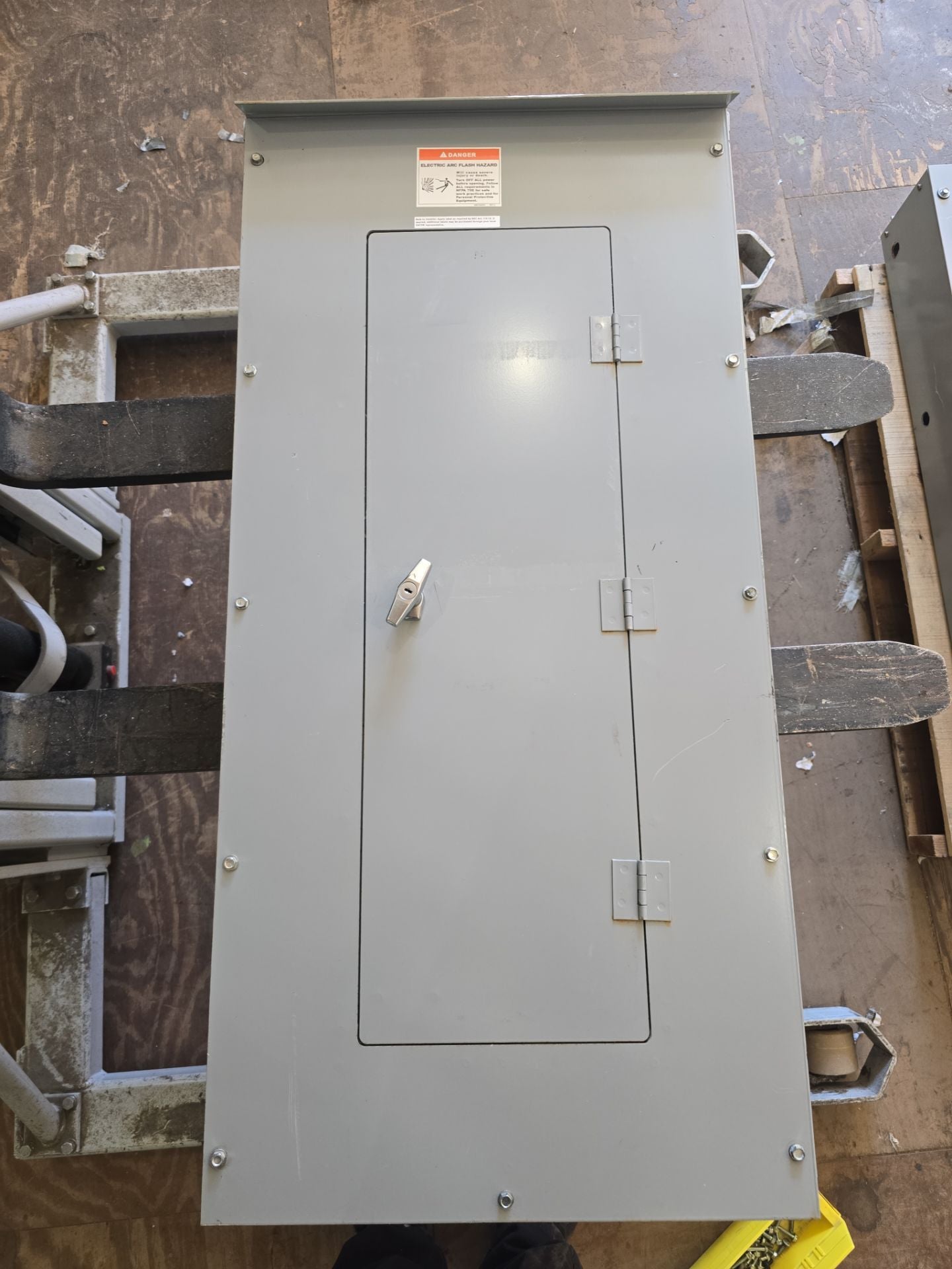 Eaton PRL1A Panelboard 225A 208Y/120V 3PH 4W 42 Space 3R Encl MLO Outdoor Used