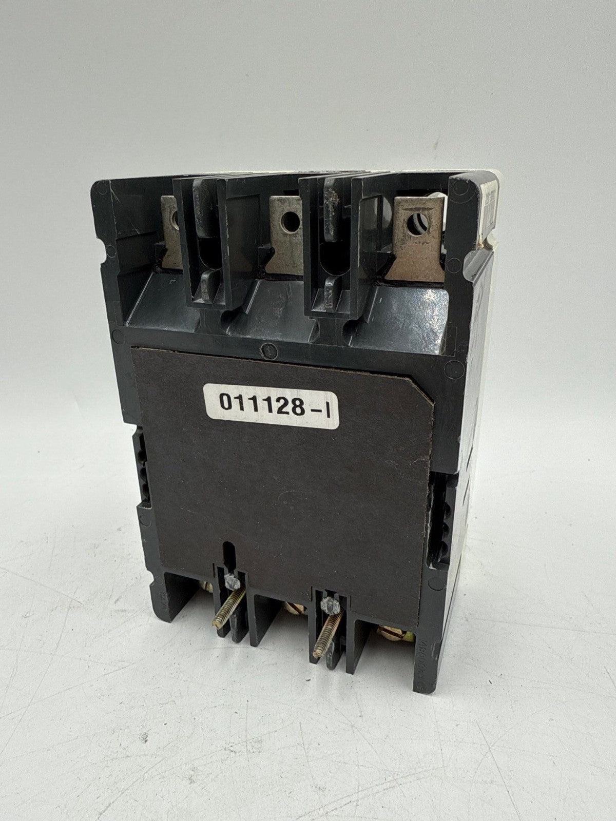 Cutler Hammer EHD3060 Circuit Breaker 60A 3P 480V 3PH EHD 14k 60 Amp 3 Pole Used