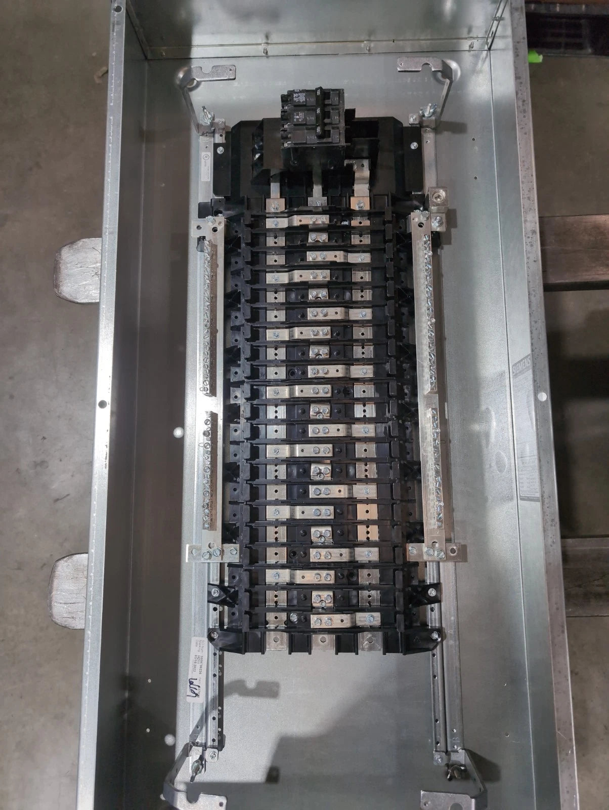 Siemens P1C42BL100ABST P1 Panelboard 100A 208/120V 3PH MCB Panel 100 Amp 42 Cir New