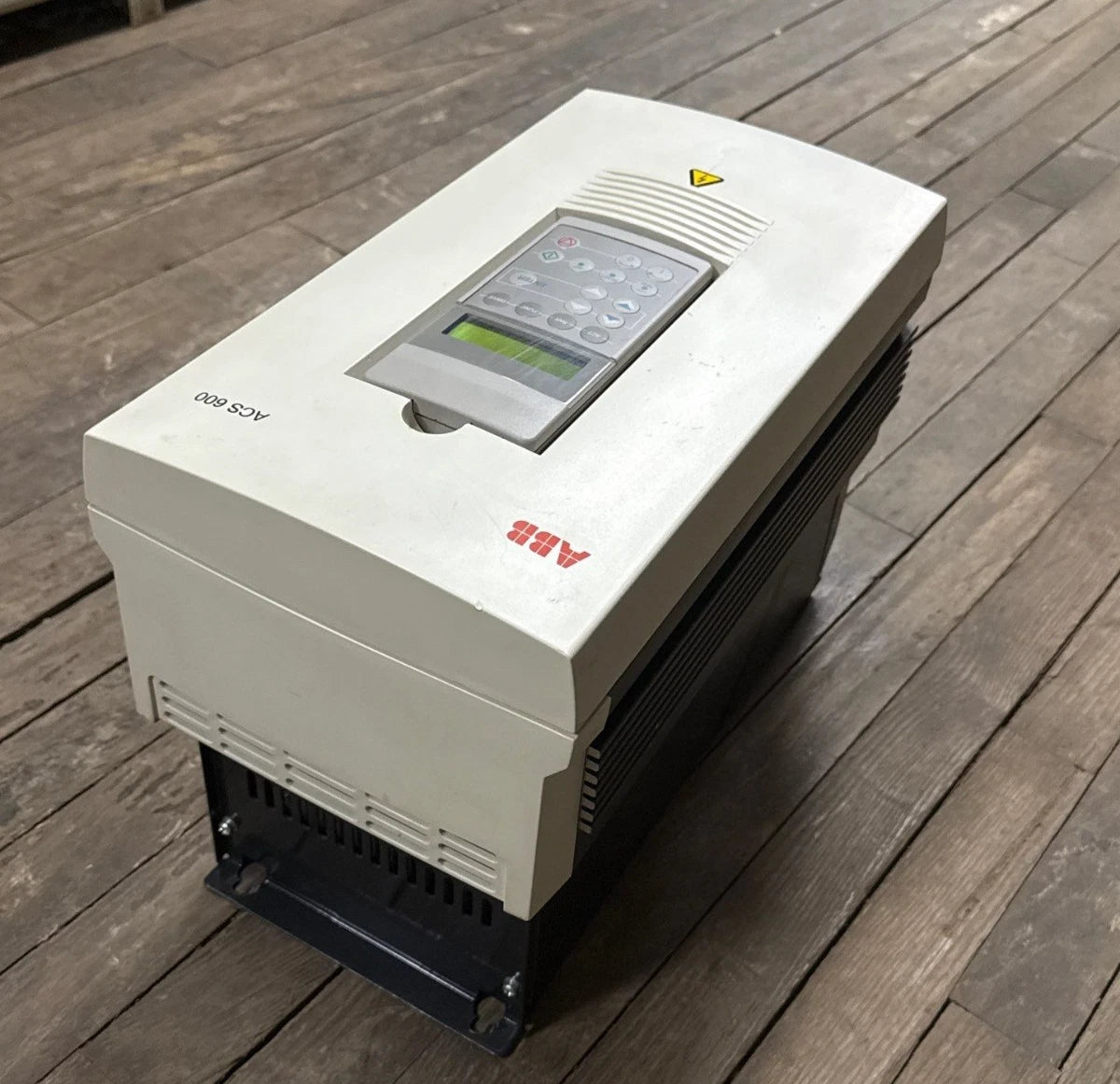 ABB ACS601-0006-4-000B1200800 Variable Freq Drive 5HP 380-500VAC 3PH 48-63Hz Used