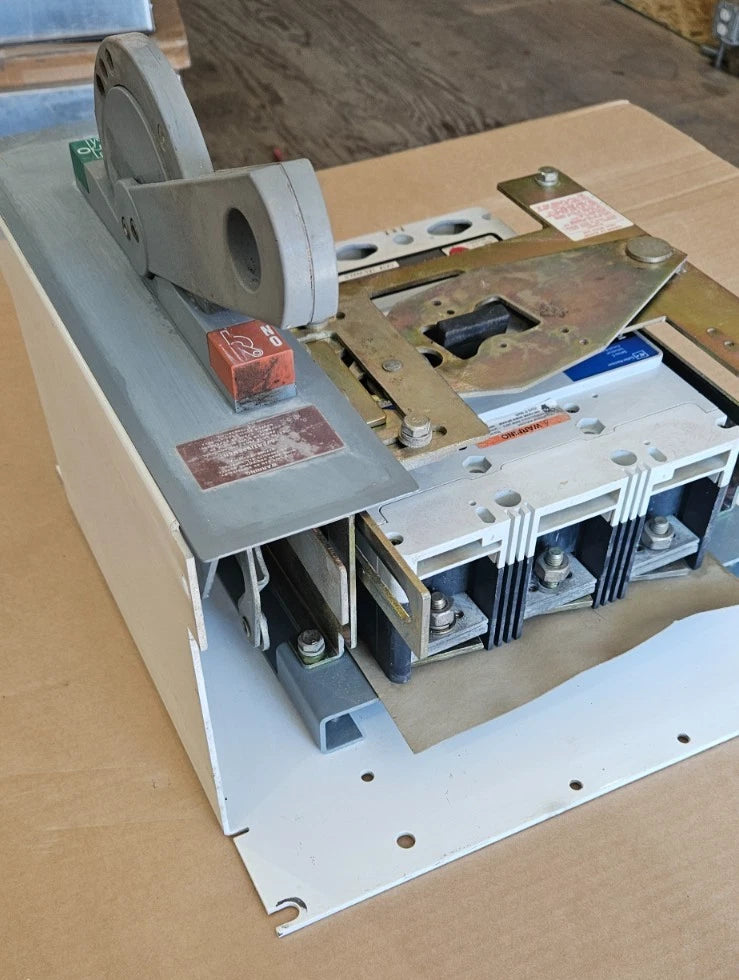 Allen Bradley 2100 Centerline 600A 600V Main Breaker MCC Bucket HLD3600 Used