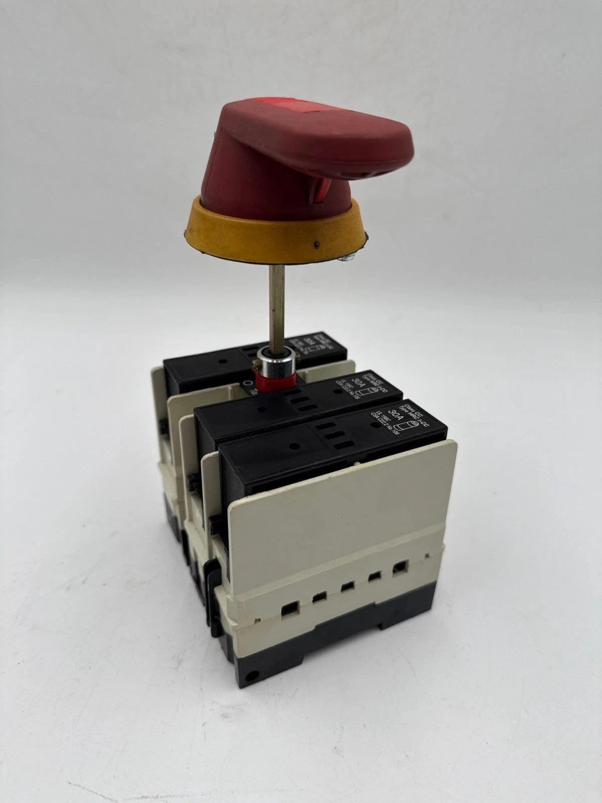 ABB OESA-CF30CC6 Disconnect Switch 30A 3P 600V Fused 3PH 7.5HP 30 Amp 3 Pole Used