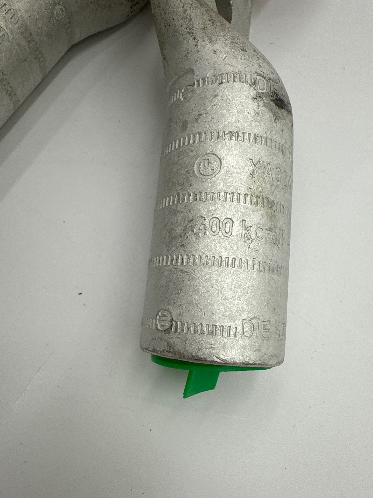 Burndy YA32A5 Compression Terminal Lug AL9CU Die 472 400MCM 2 Hole 400KCMIL New