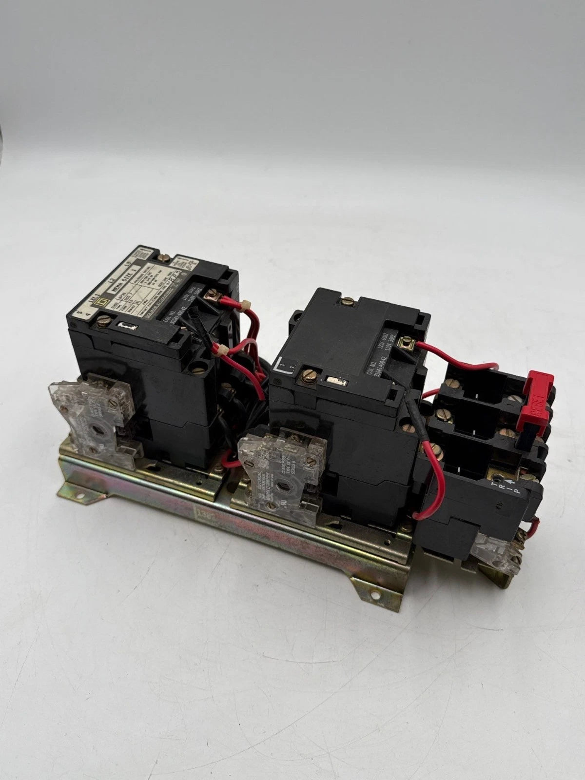 Square D 8736 SC07 Reversing Starter NEMA Size 1 27A 3P 600V 10HP Coil 110/120V Used