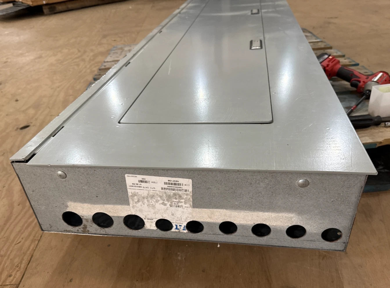 Eaton PRL1A Pow-R-Line Panelboard 400A 208/120V 3PH 4W MLO Panel 400 Amp 42 Cir Used