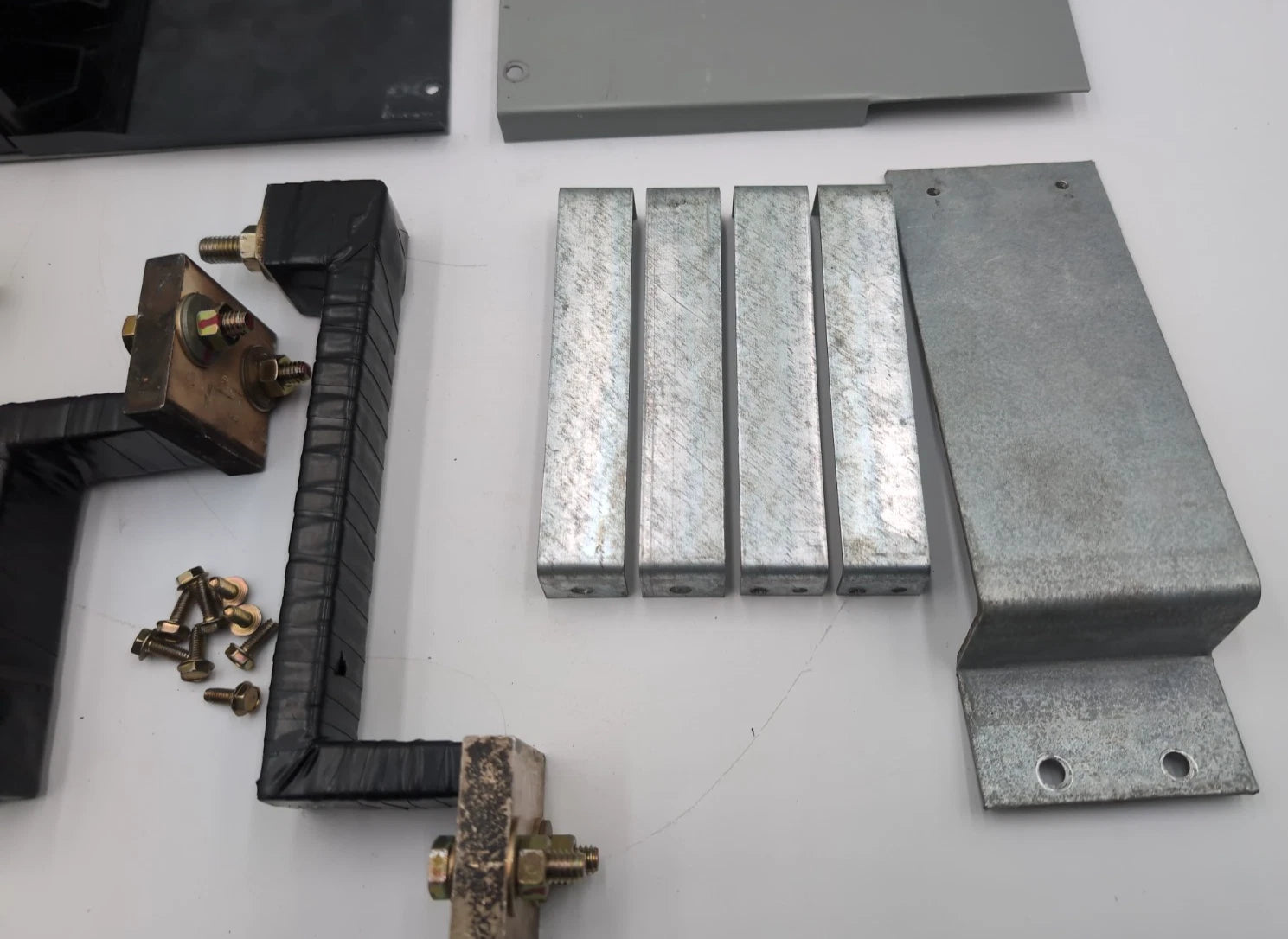 GE ACSMKSG Mounting Strap Kit 250-600A For SCP Plus Panel Frames SGD SGH SGL SGP Used