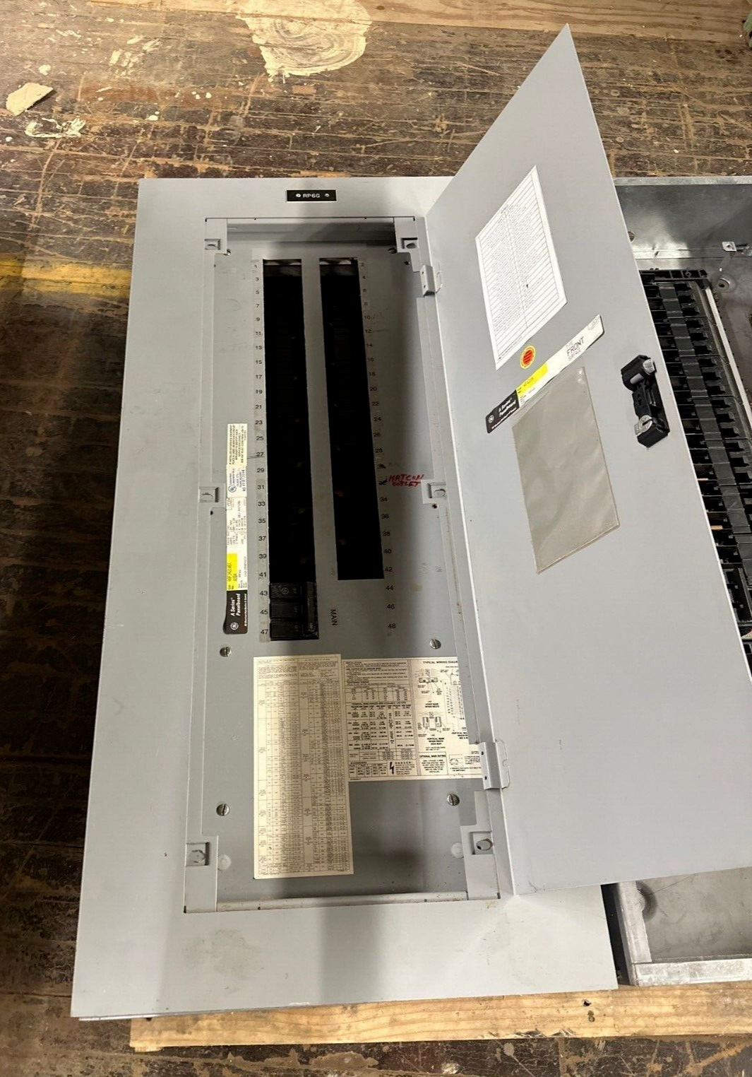 GE AQF3421ABX Panelboard 125A 208Y/120V 3PH 4W 42 CIR MCB MAIN THQB32100 NEMA 1 P027 Used