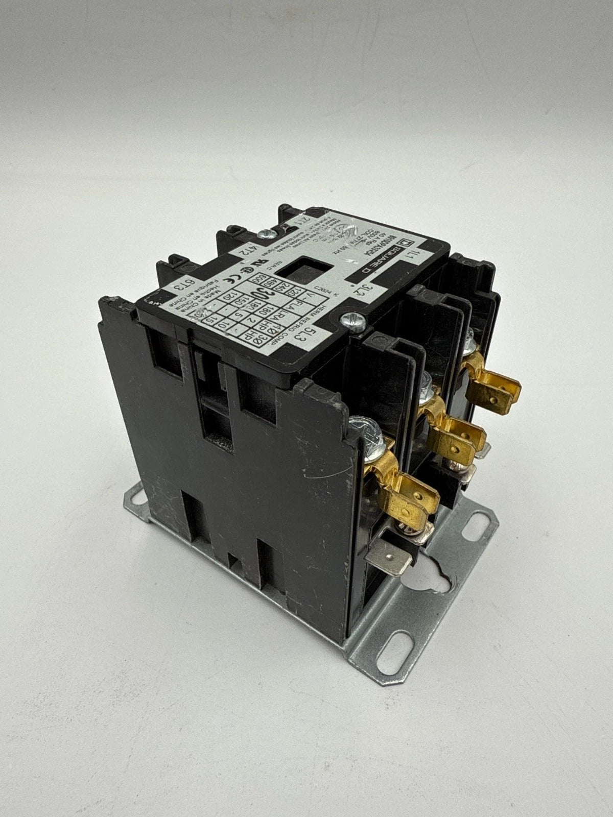 Square D 8910DPA33V04 Definite Purpose Contactor 40A 3P 600V Coil 277V 3PH 20HP Used