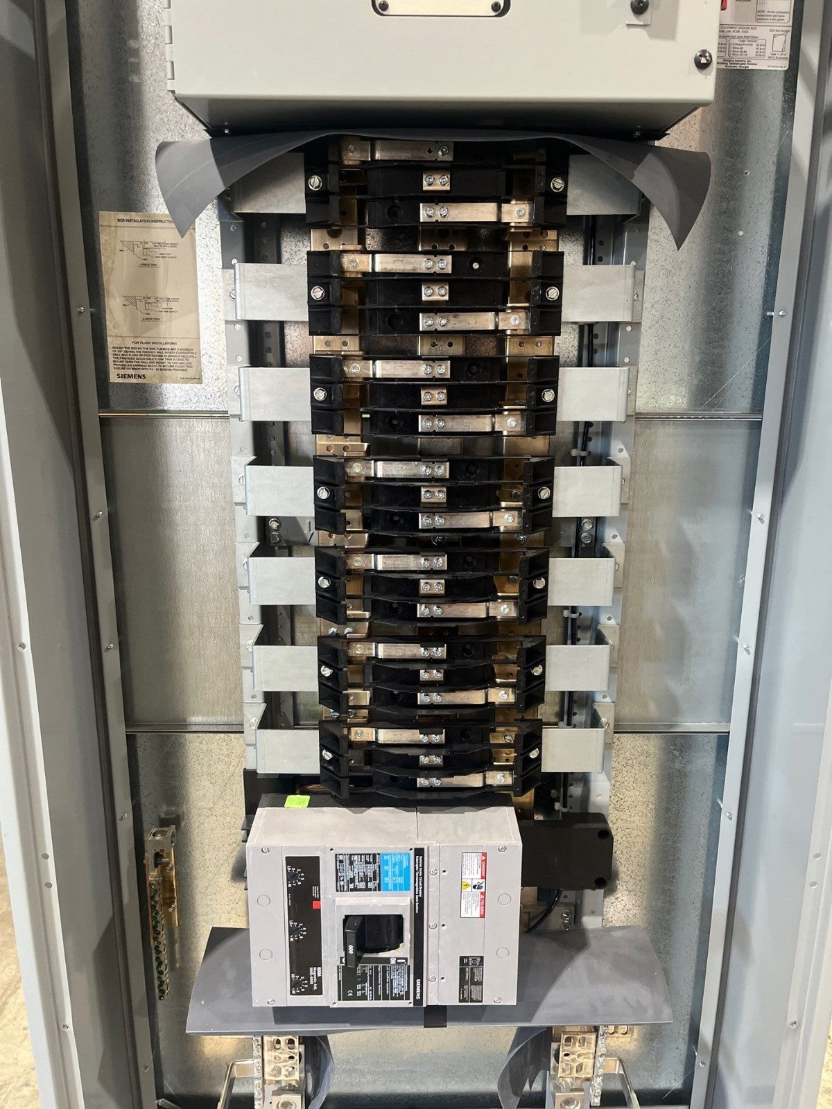 Siemens P4 Panelboard P4C75LX600EBS 600A 208/120V 3PH 4W 600 Amp Panel MCB 42Cir