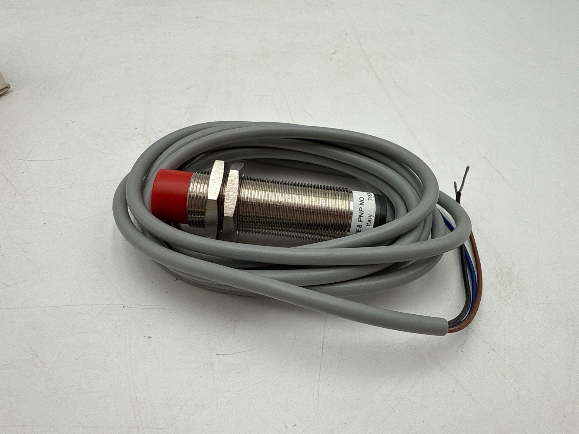 AECO SI18-CE8 PNP NO Inductive Proximity Sensor M18 Thread 8mm Distance New