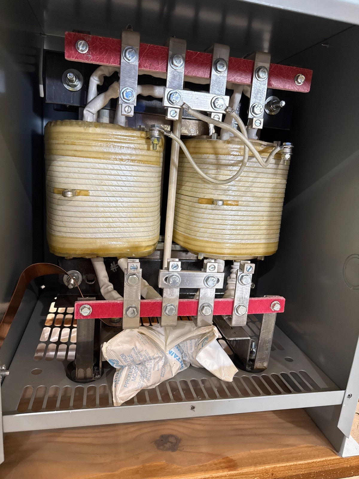 15 KVA Hammond NMF015LE Transformer Pri 240/480V Sec 120/240V 1PH 3R Encl New