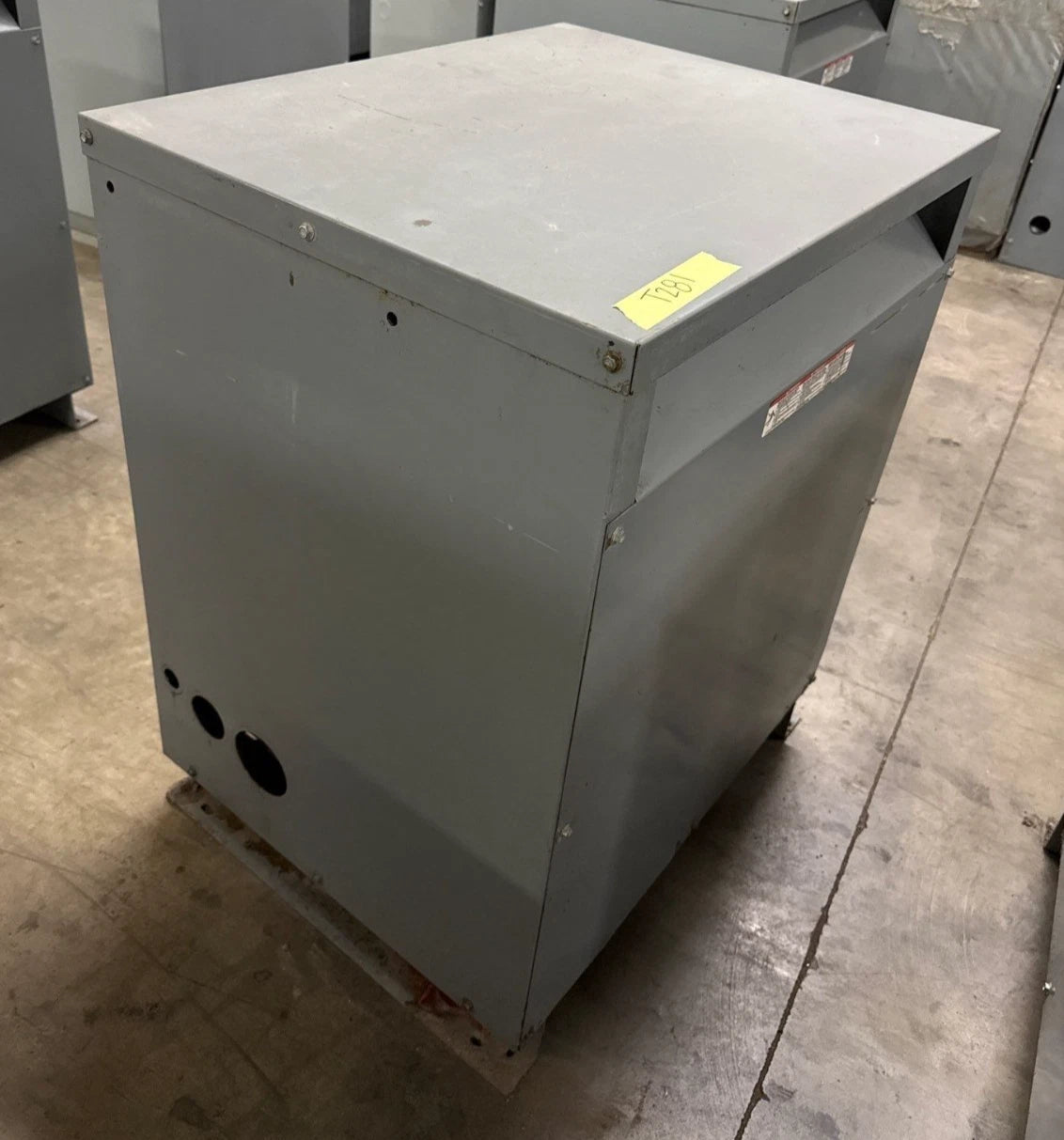 112.5KVA Square D EE112T3H Transformer 3PH Pri 480V Sec 208Y/120V Indoor T281 Used